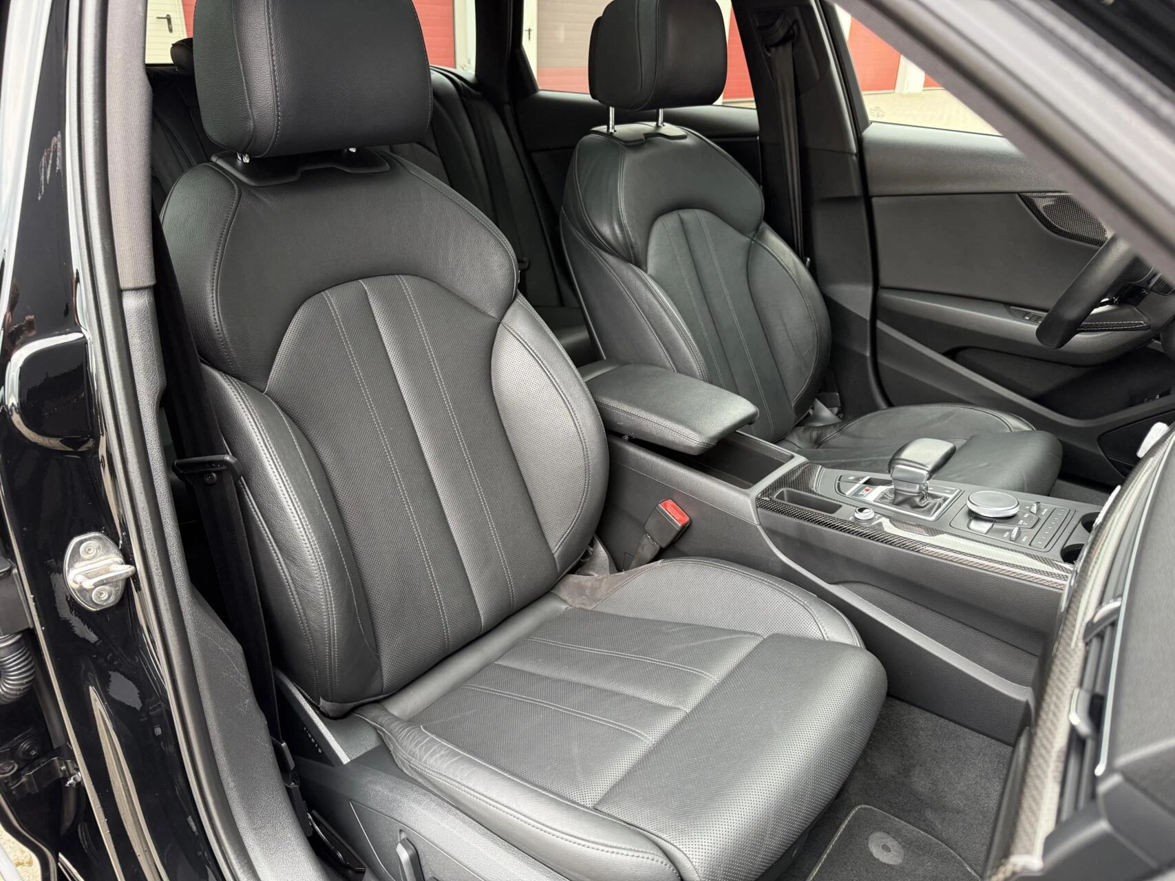 Hoofdafbeelding Audi S4
