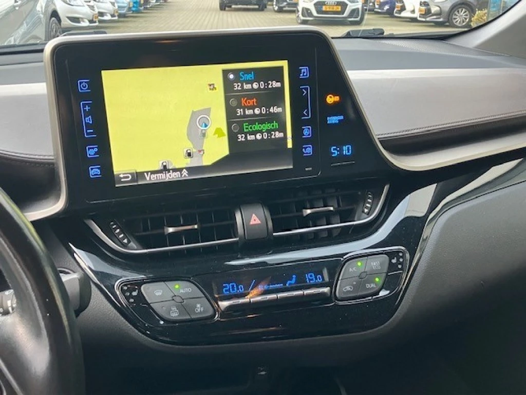 Hoofdafbeelding Toyota C-HR