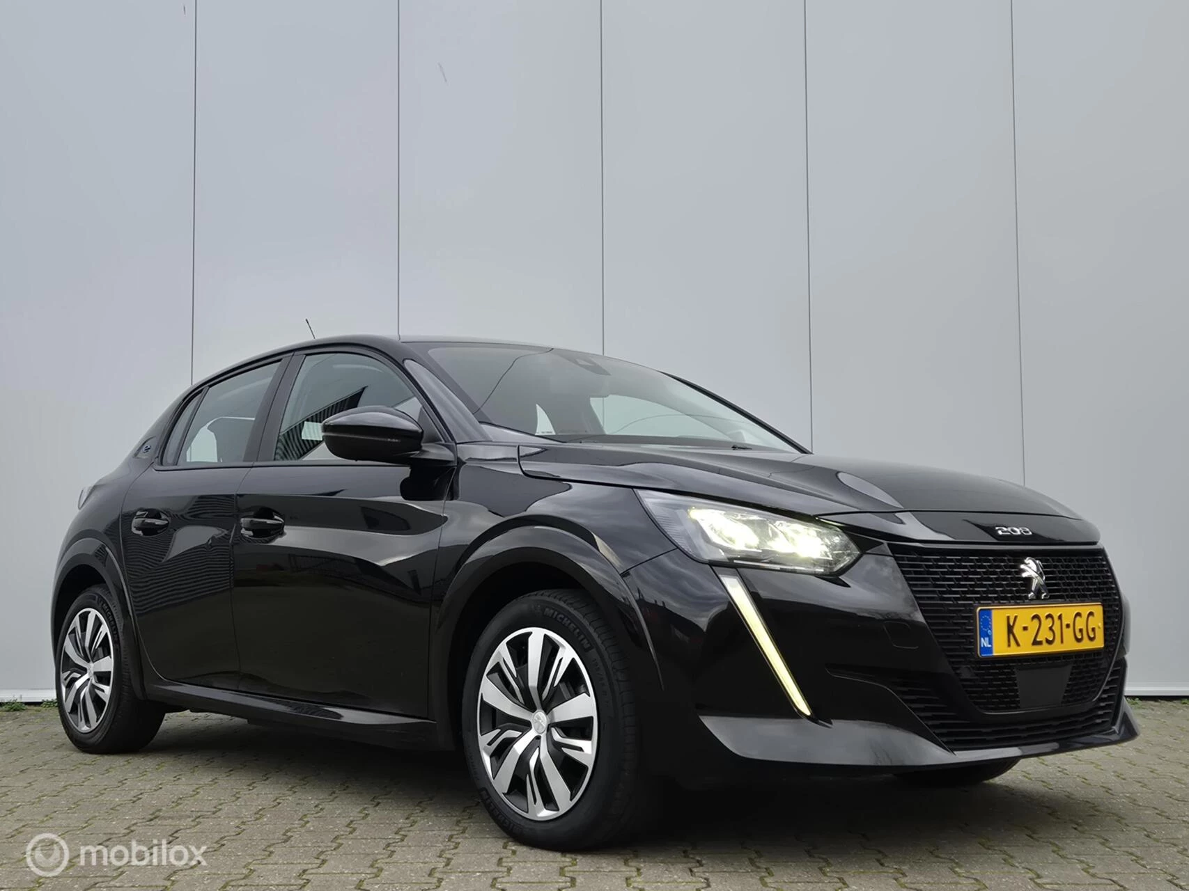 Hoofdafbeelding Peugeot e-208