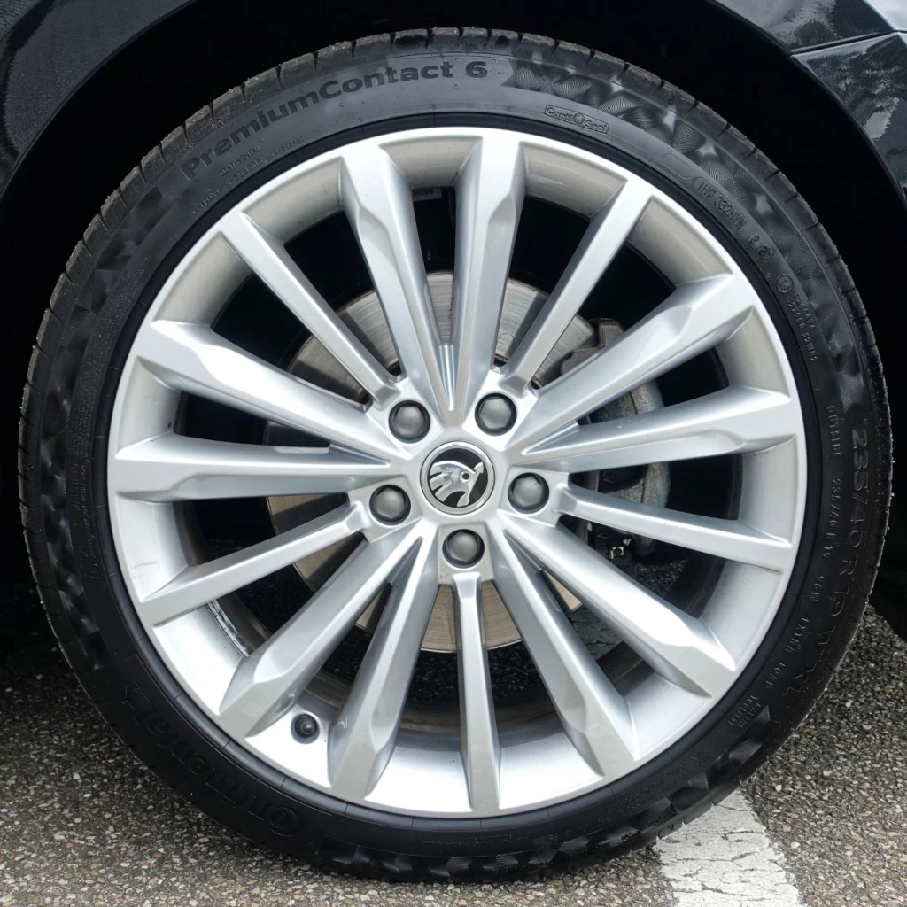 Hoofdafbeelding Škoda Superb