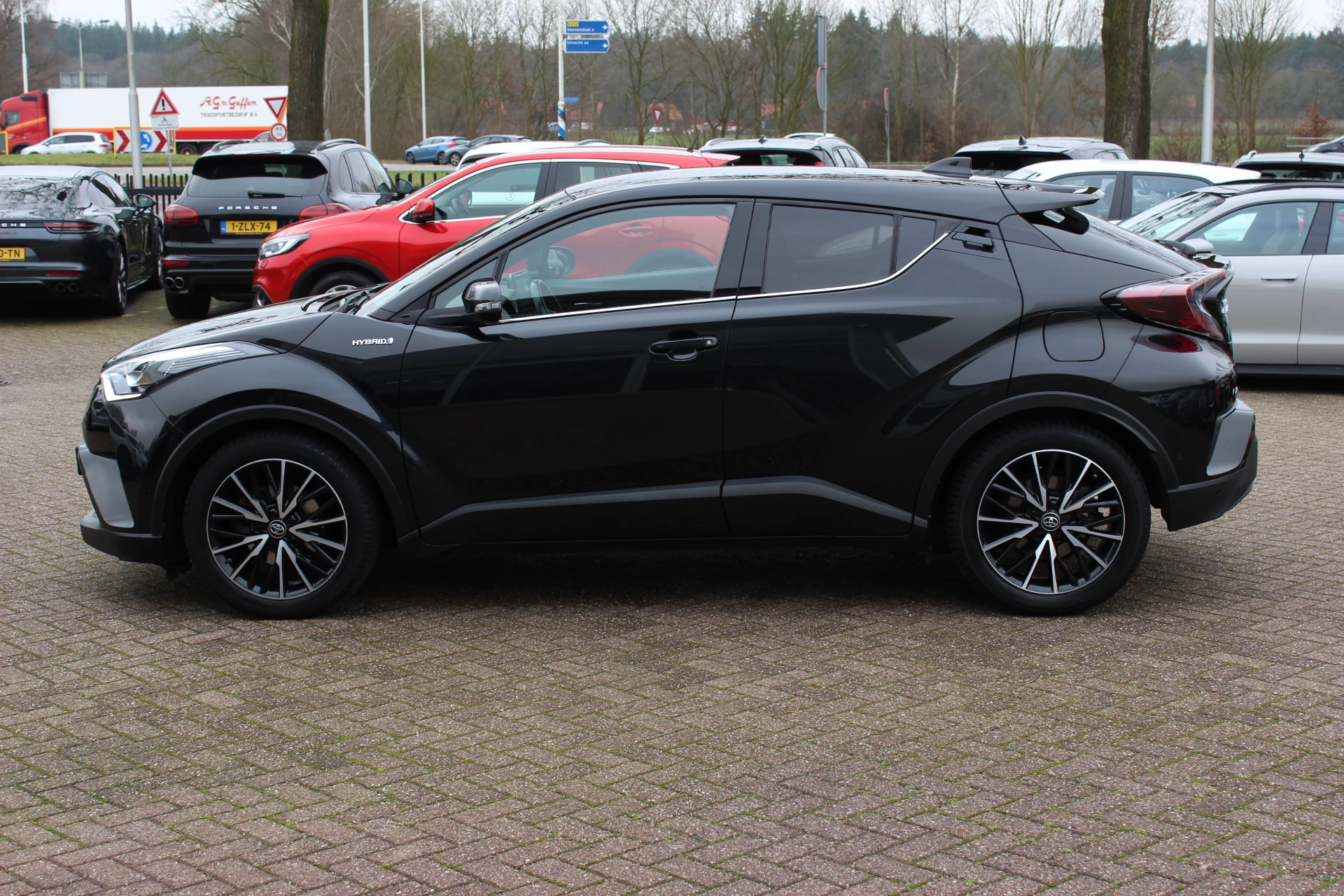 Hoofdafbeelding Toyota C-HR