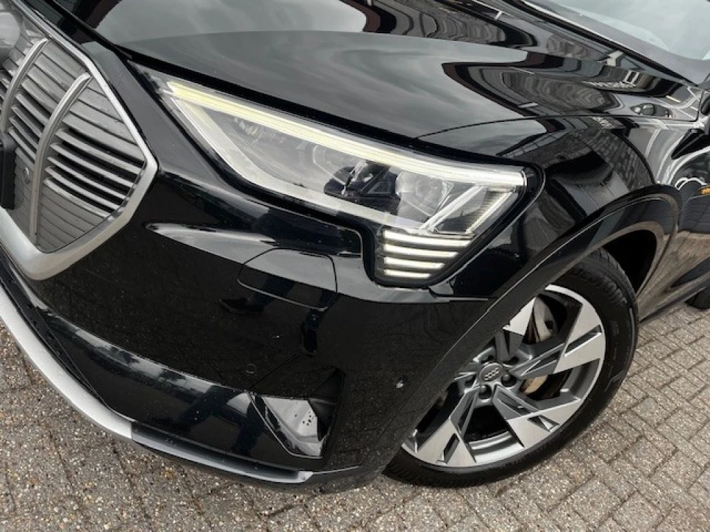 Hoofdafbeelding Audi e-tron
