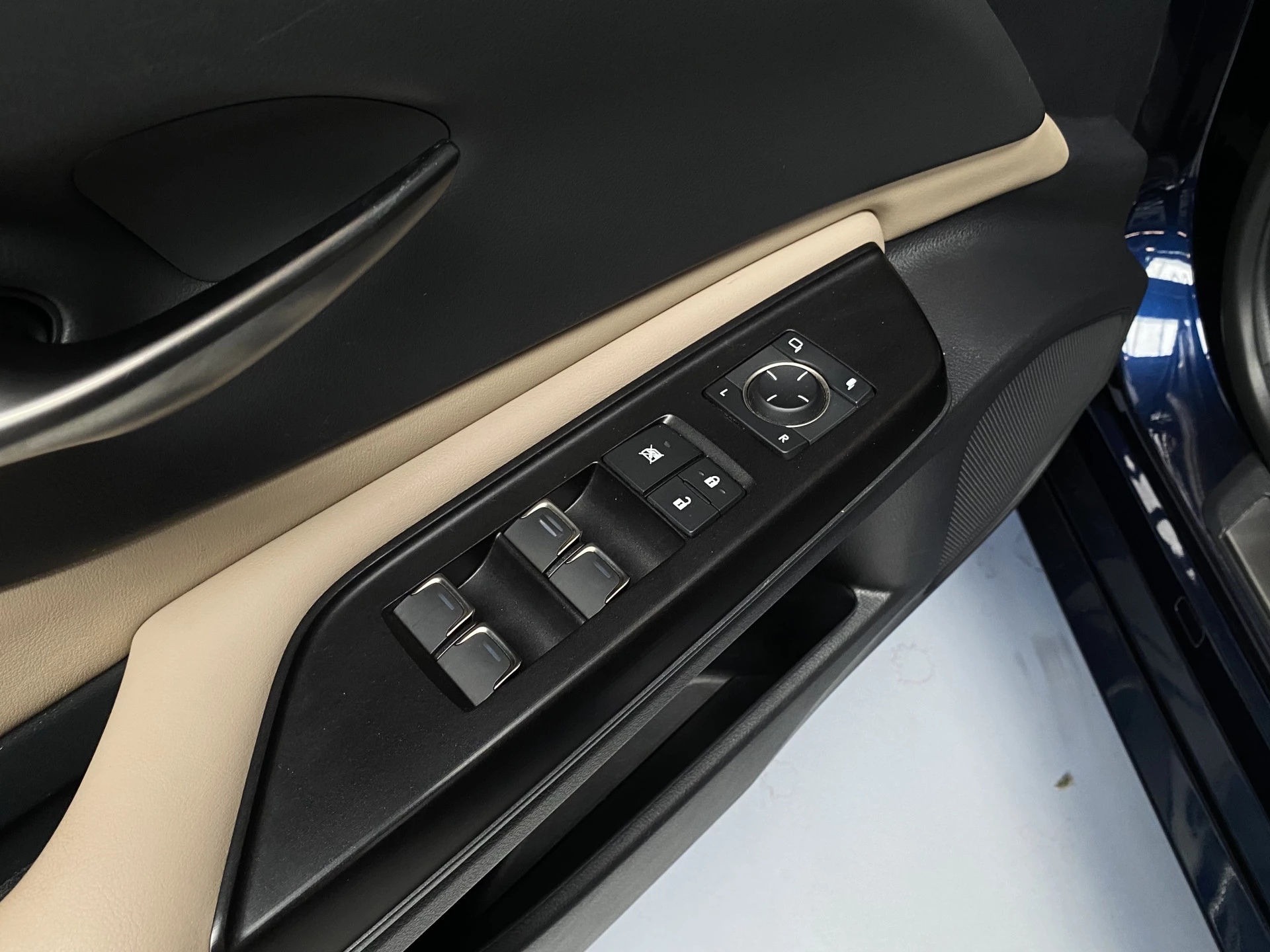 Hoofdafbeelding Lexus ES