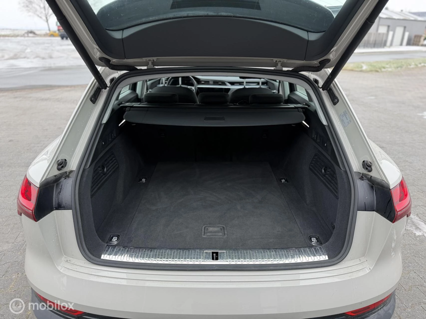 Hoofdafbeelding Audi e-tron