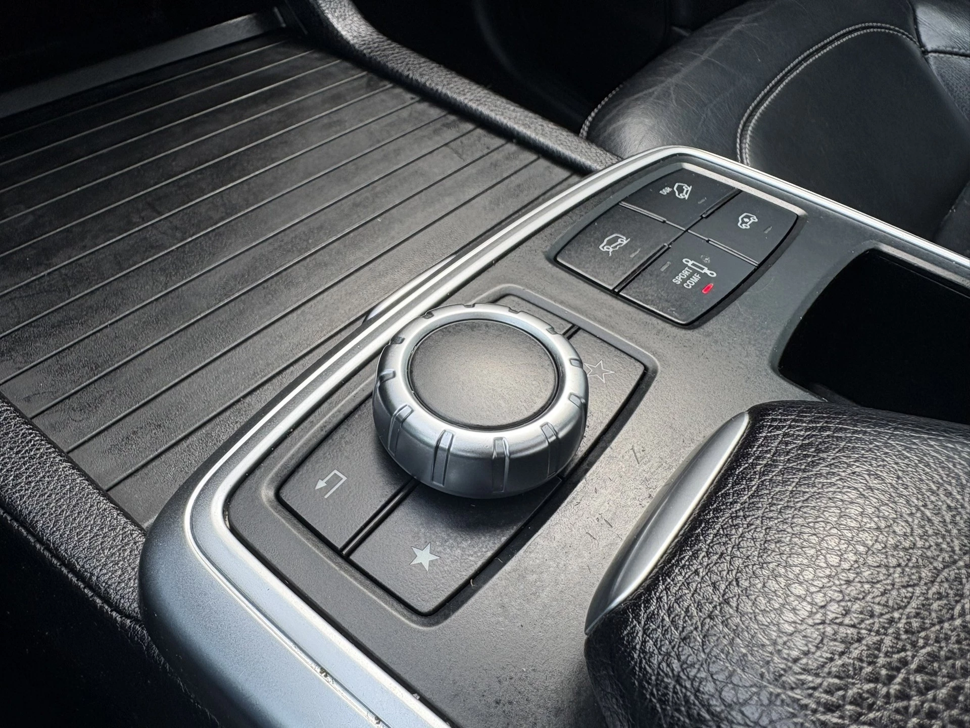 Hoofdafbeelding Mercedes-Benz M-Klasse