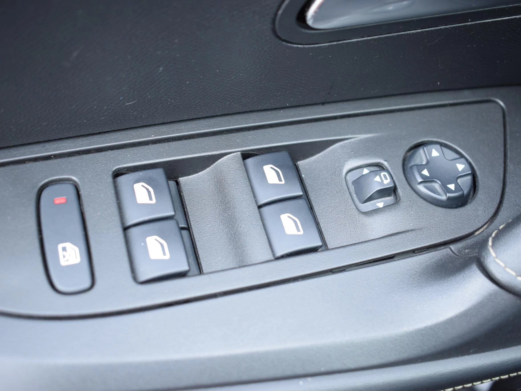 Hoofdafbeelding Peugeot e-2008