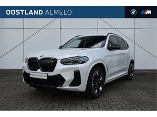 Hoofdafbeelding BMW iX3 BMW iX3 High Executive / Trekhaak / Sportstoelen / Adaptieve LED / M Adaptief onderstel / Parking Assistant Plus / Gesture Control / Stuurverwarming