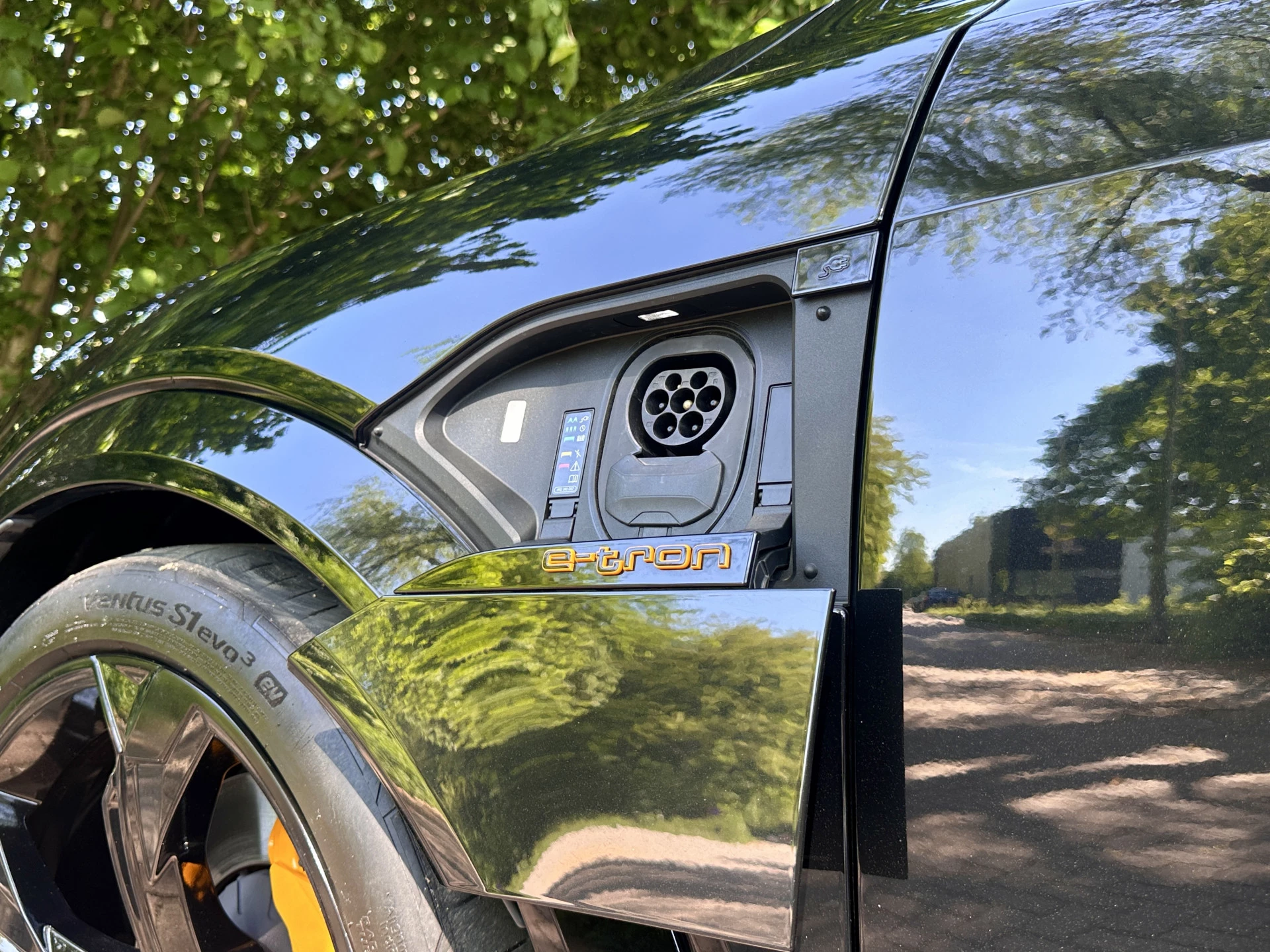 Hoofdafbeelding Audi e-tron