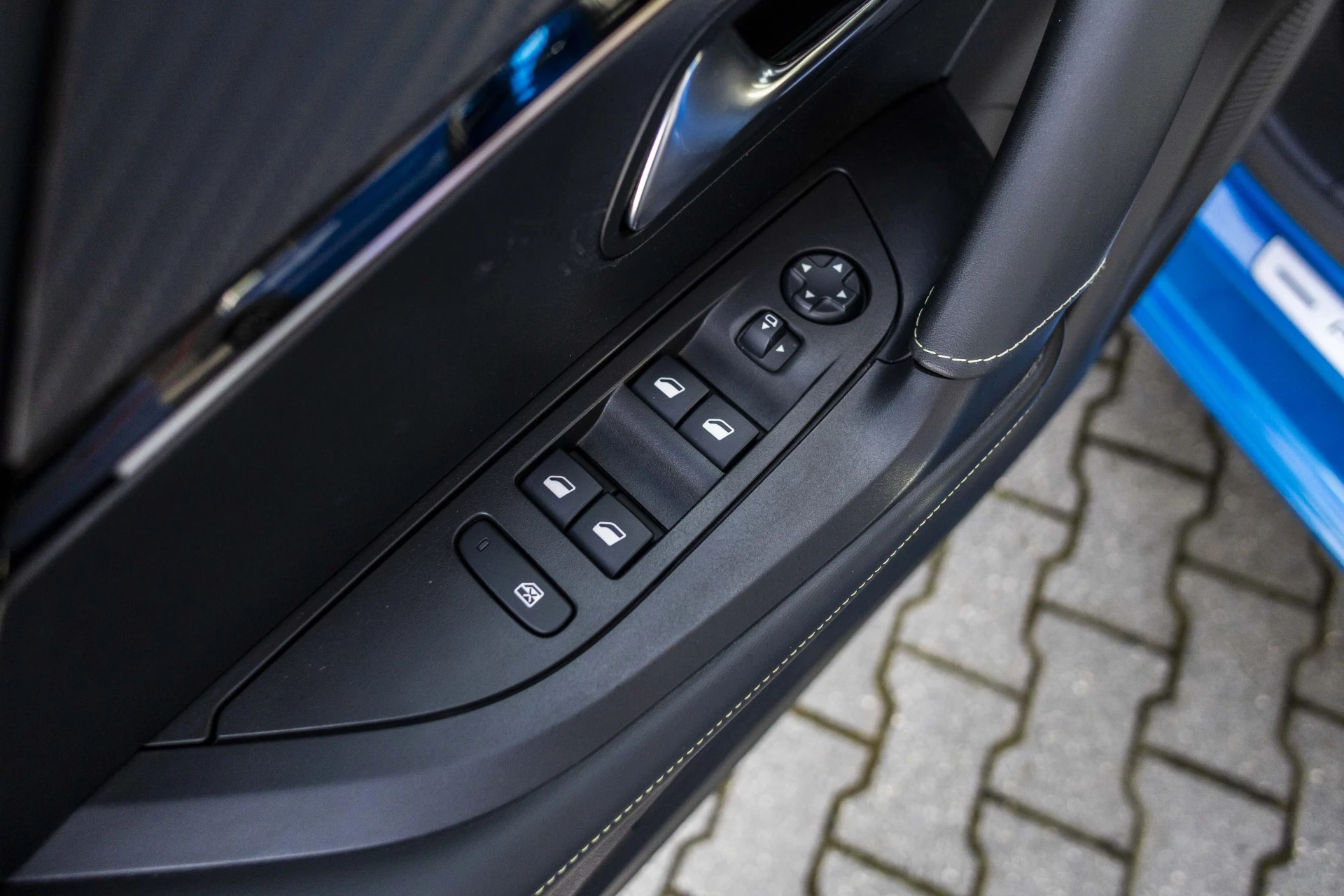 Hoofdafbeelding Peugeot e-2008