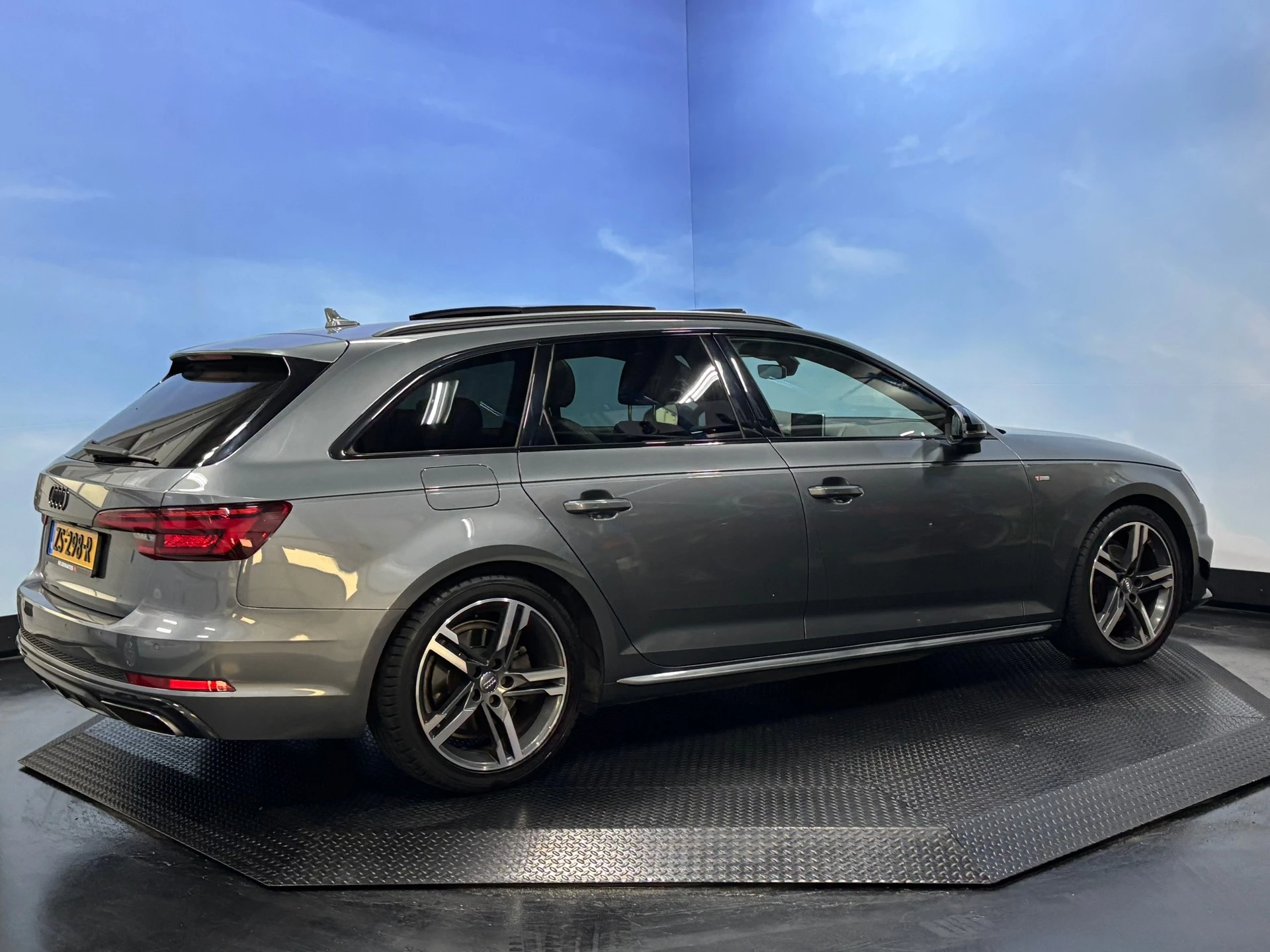 Hoofdafbeelding Audi A4