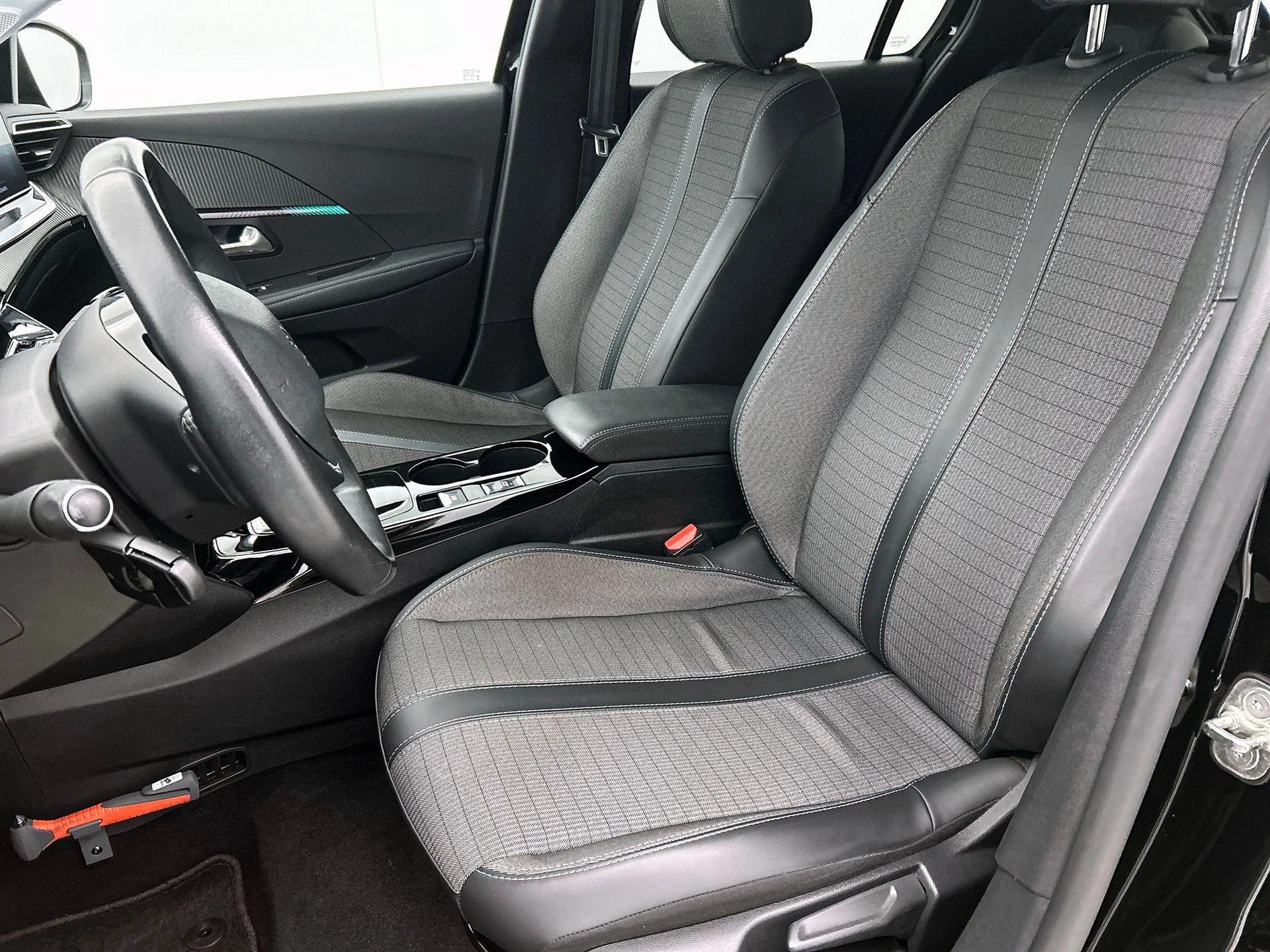 Hoofdafbeelding Peugeot e-208