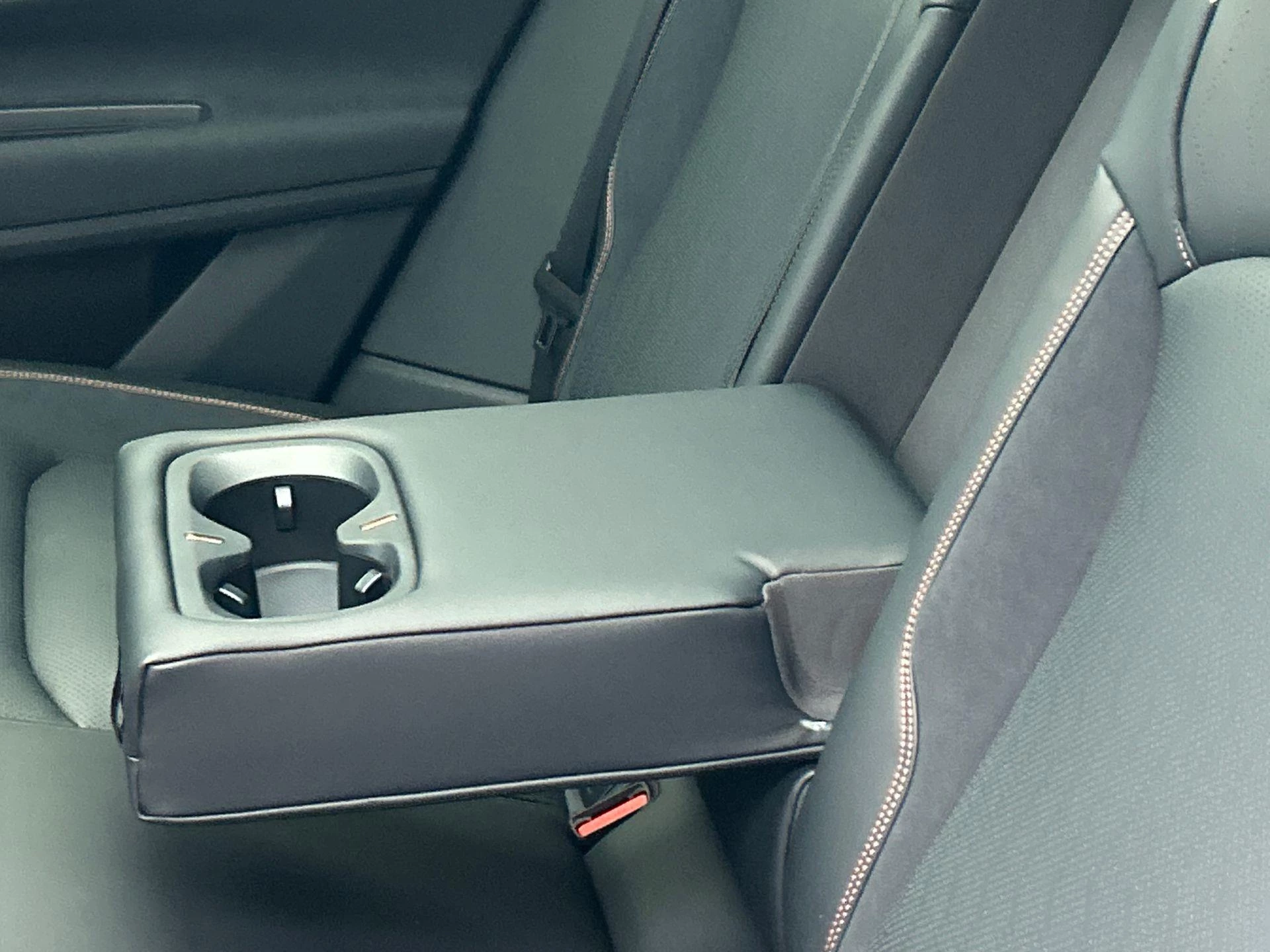 Hoofdafbeelding Lynk & Co 08