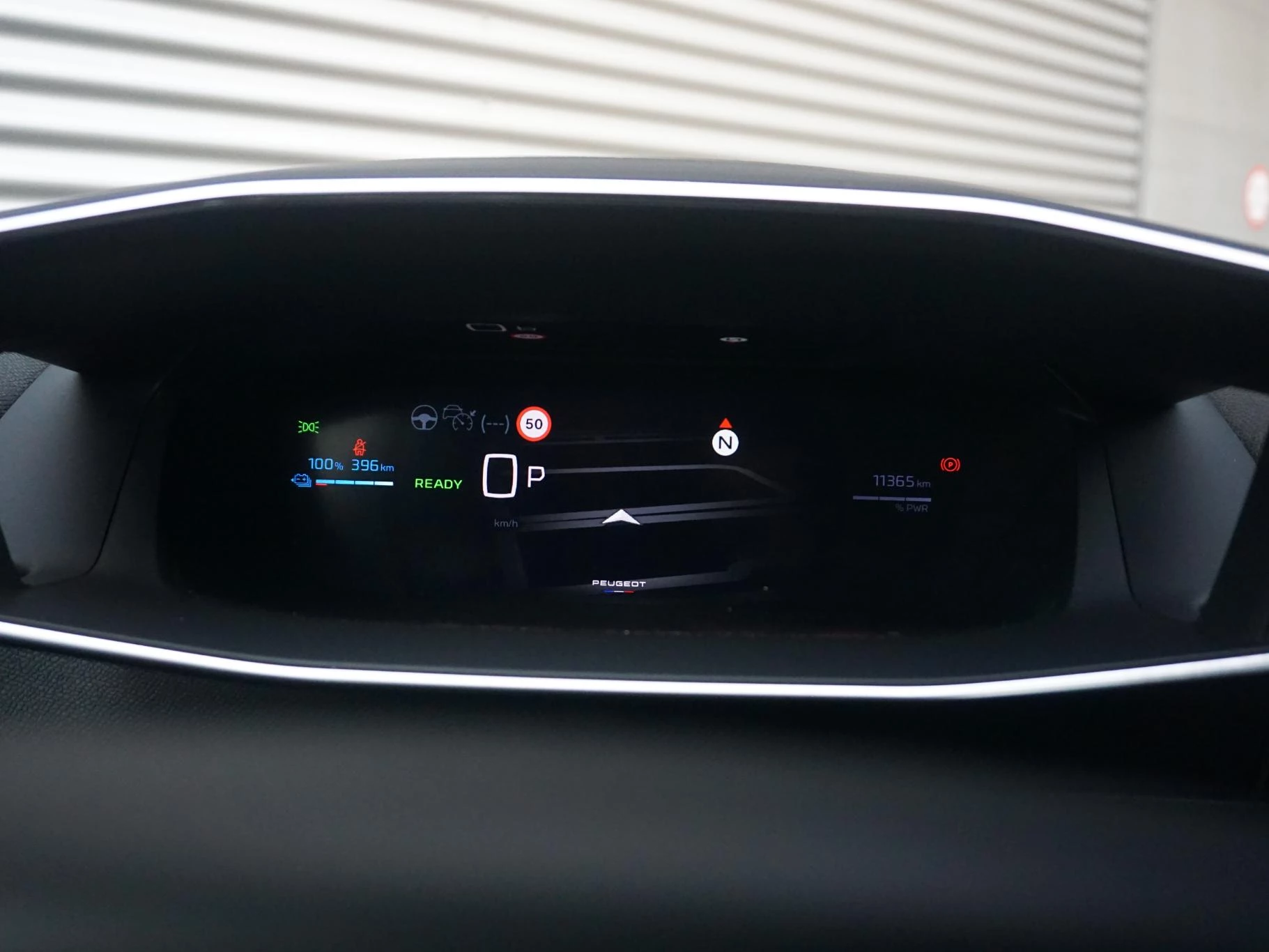 Hoofdafbeelding Peugeot e-2008