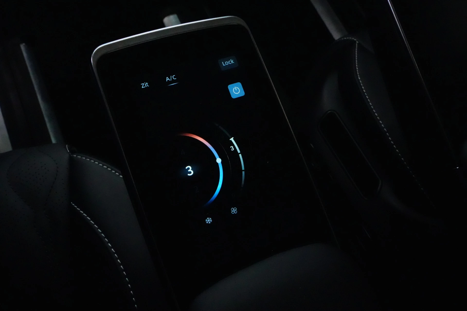 Hoofdafbeelding DFSK Forthing 9