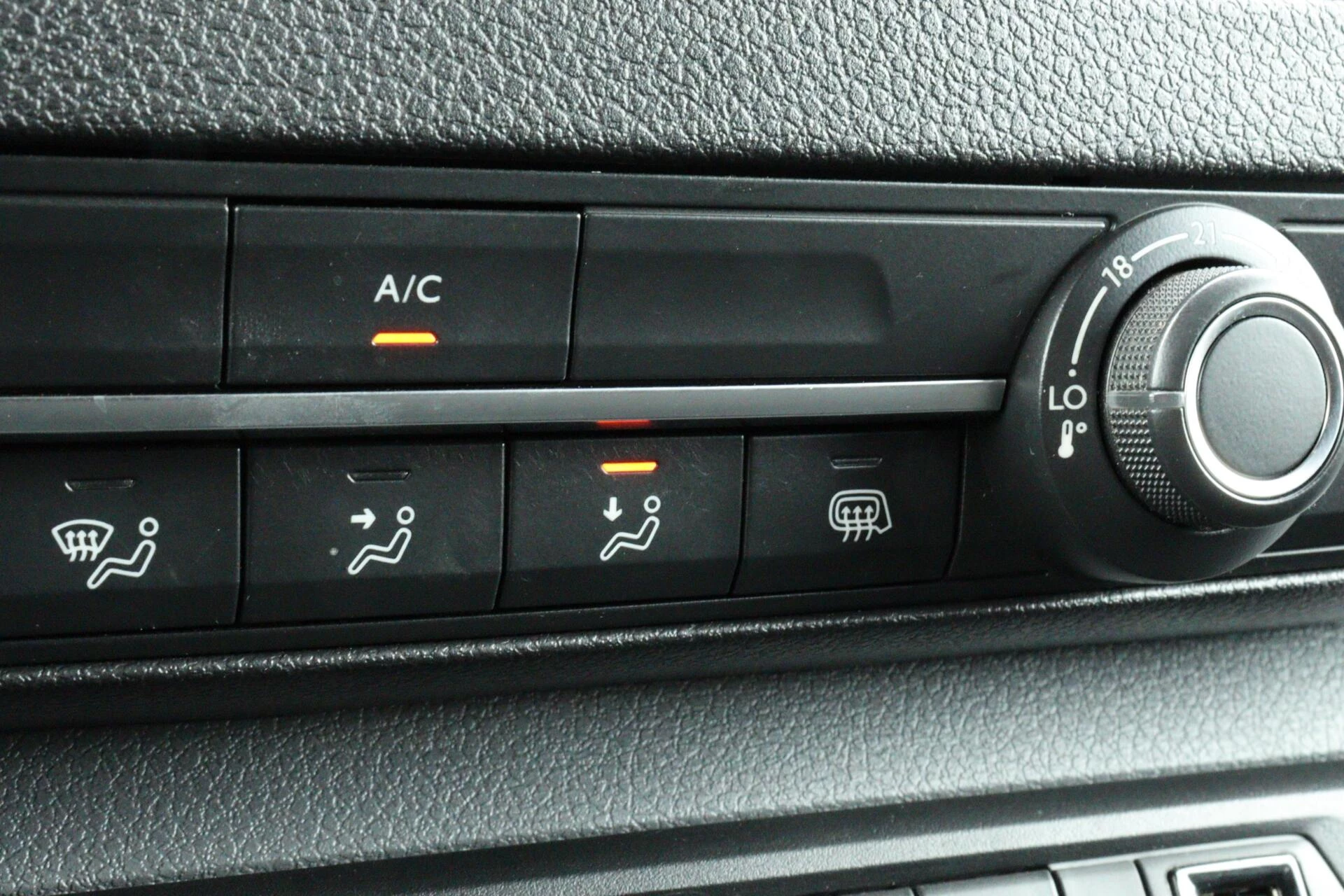 Hoofdafbeelding Peugeot e-Expert