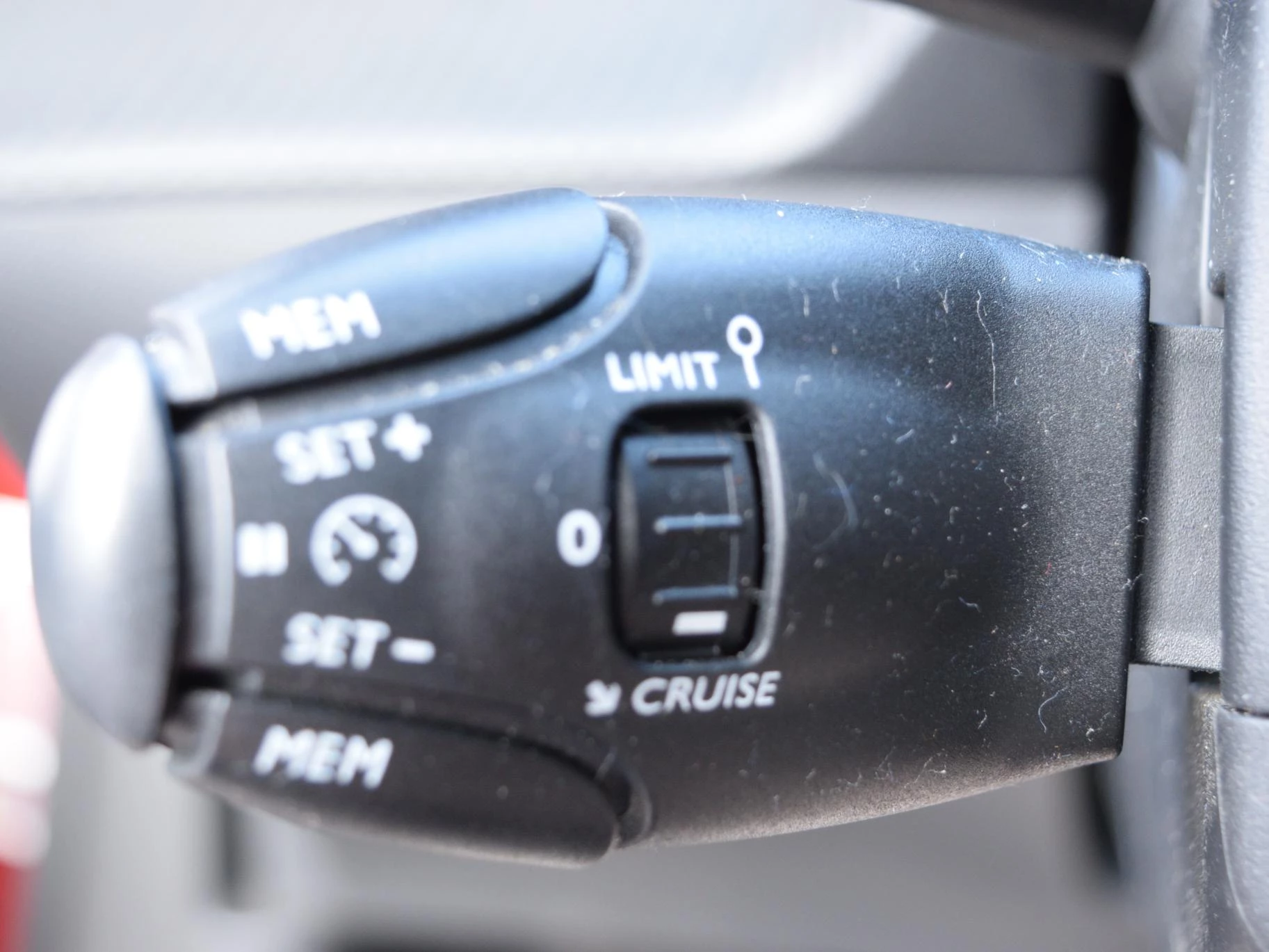 Hoofdafbeelding Peugeot e-2008