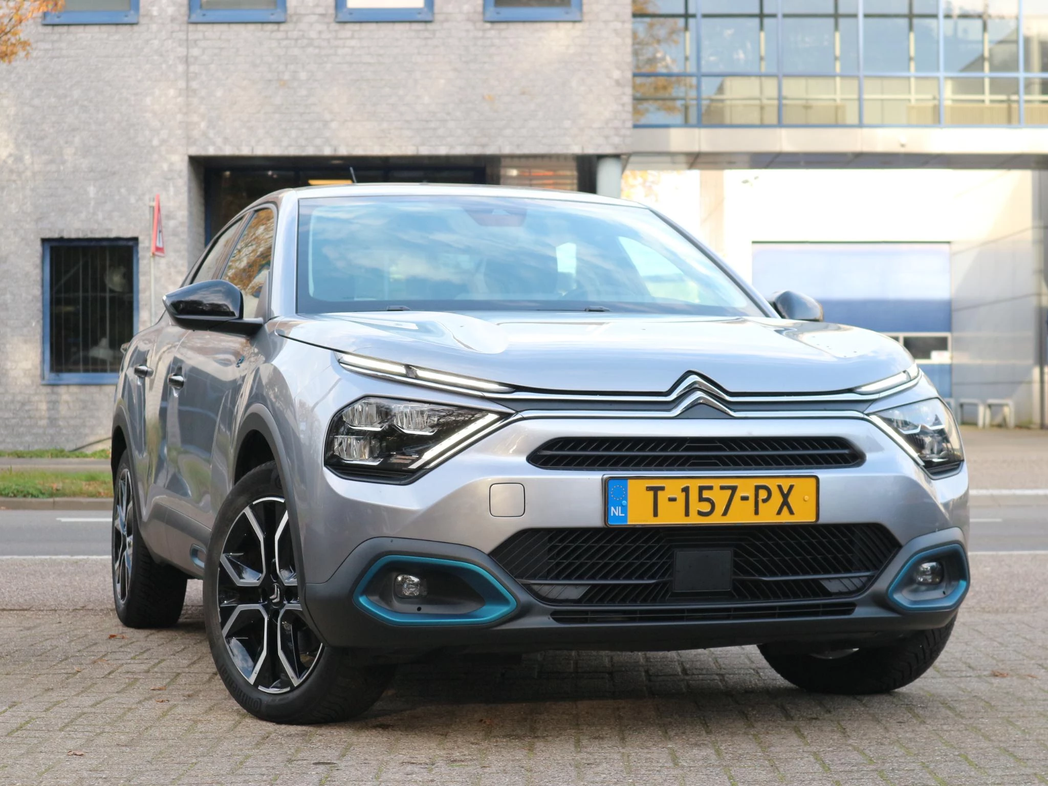 Hoofdafbeelding Citroën ë-C4 X