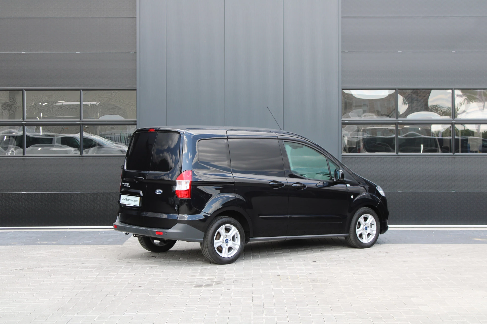 Hoofdafbeelding Ford Transit Courier