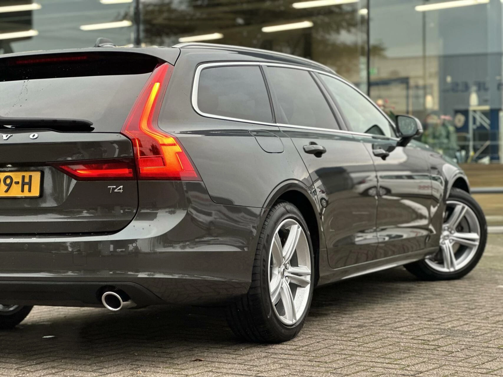 Hoofdafbeelding Volvo V90