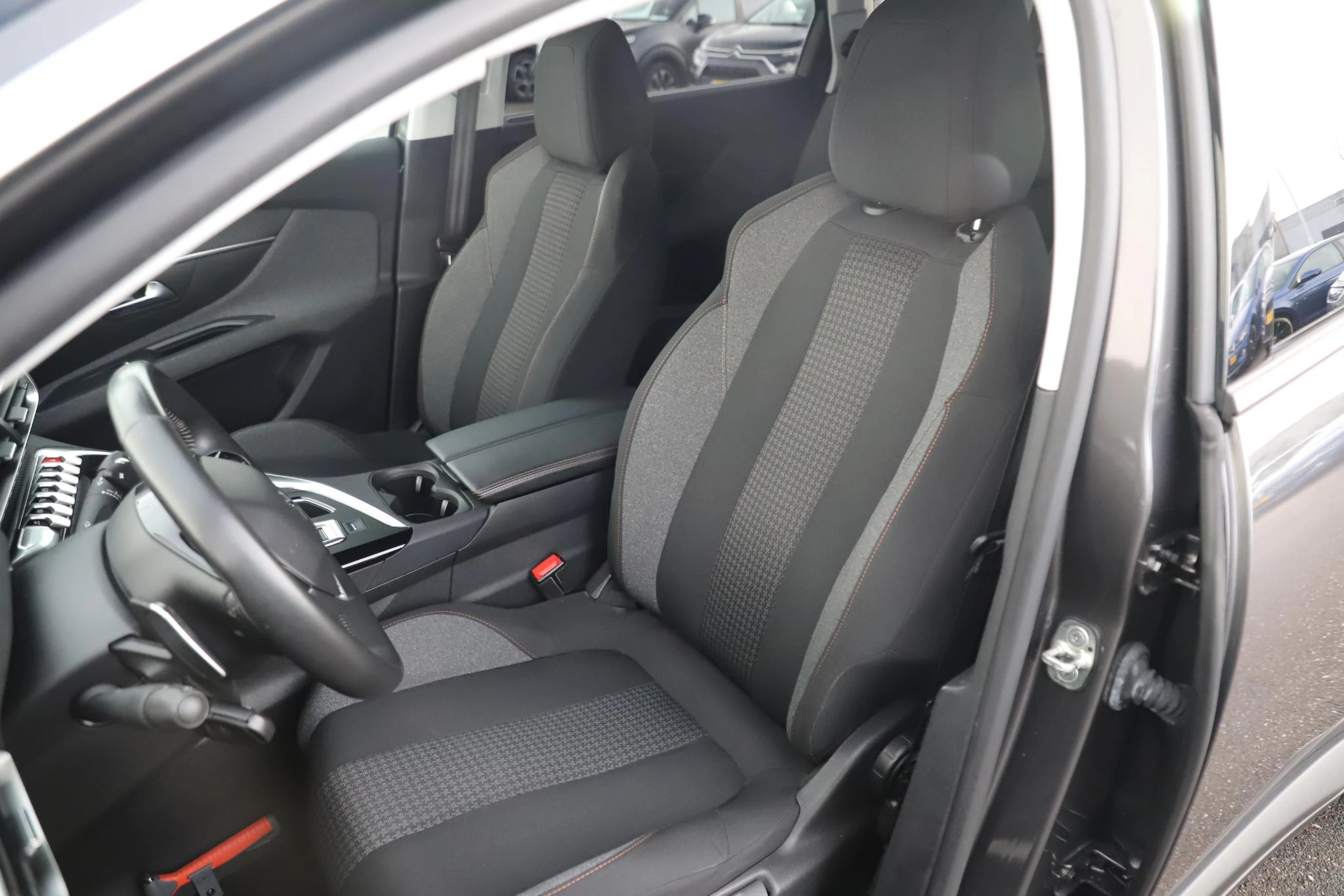 Hoofdafbeelding Peugeot 5008