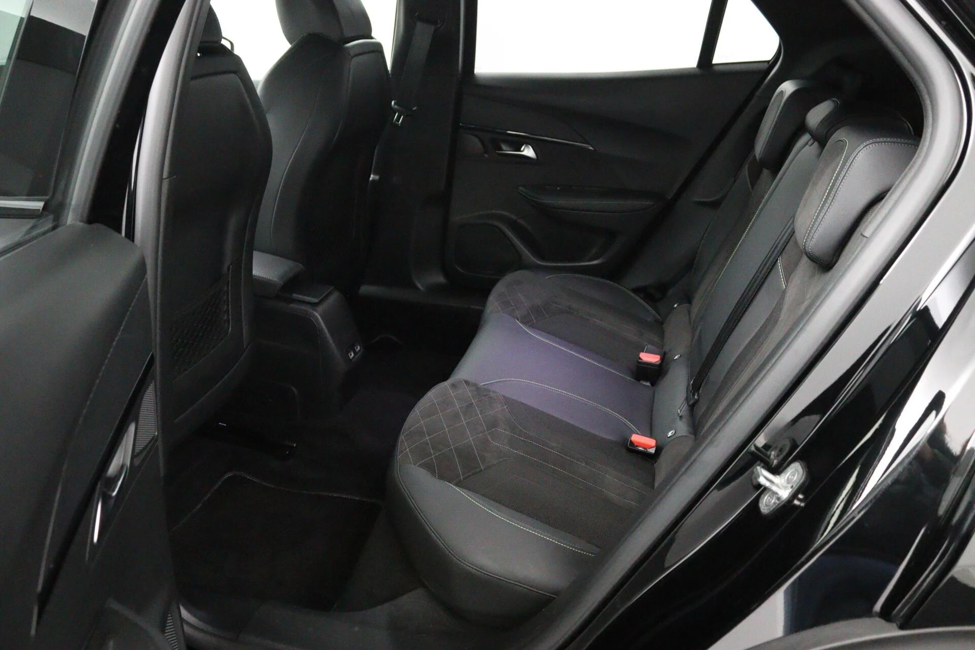 Hoofdafbeelding Peugeot e-2008