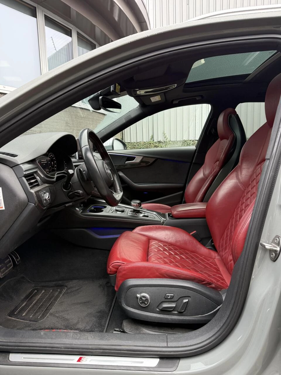 Hoofdafbeelding Audi S4