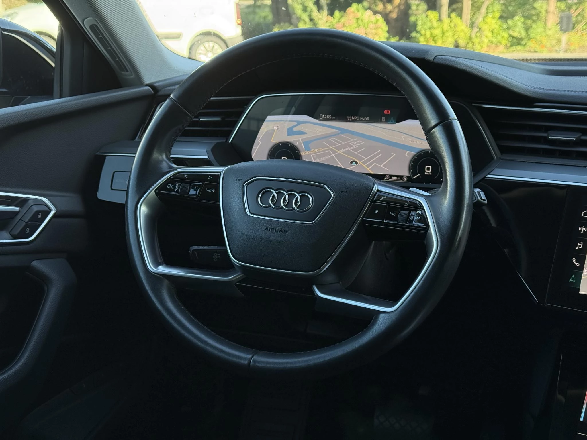 Hoofdafbeelding Audi e-tron