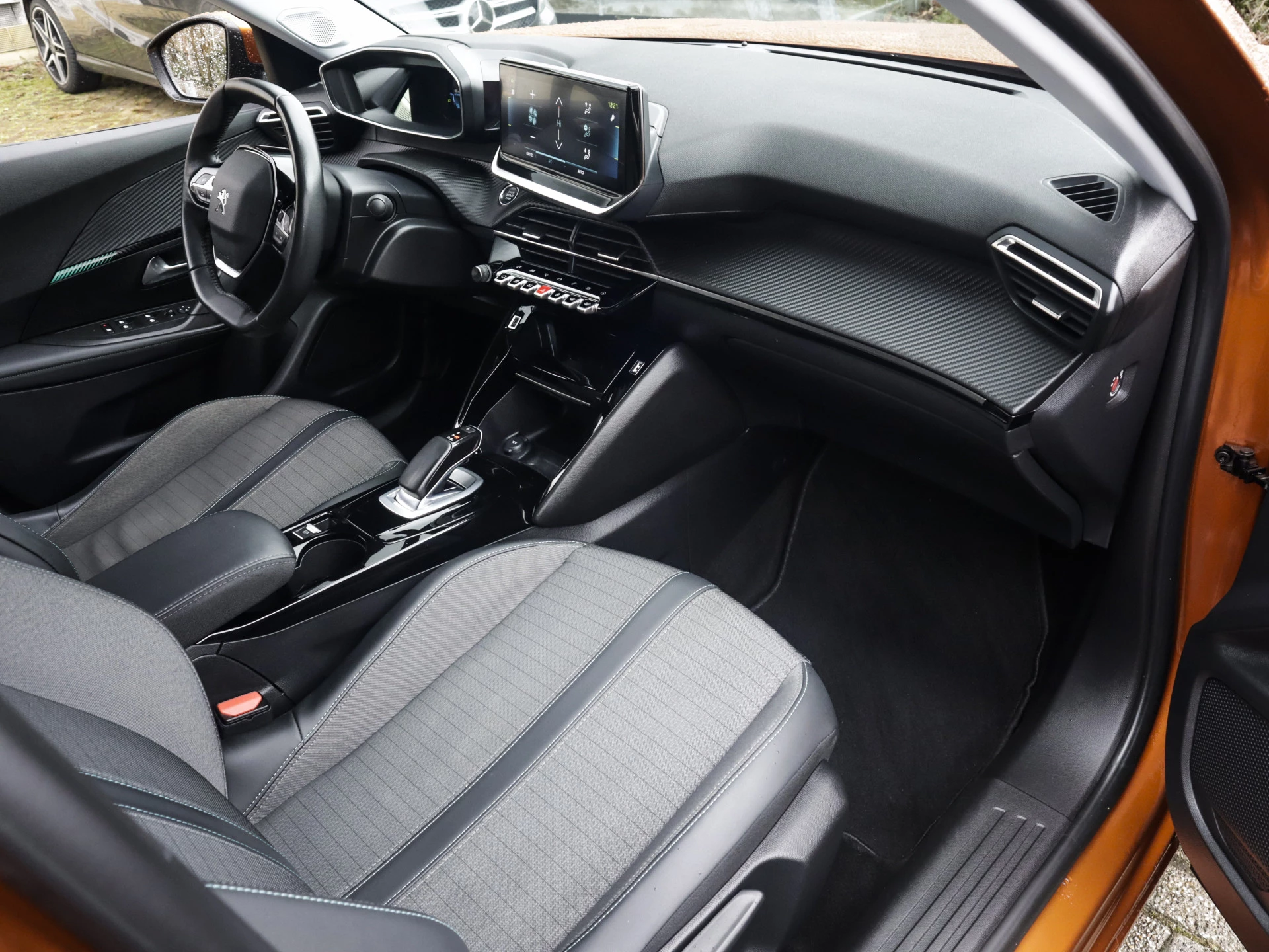 Hoofdafbeelding Peugeot e-2008