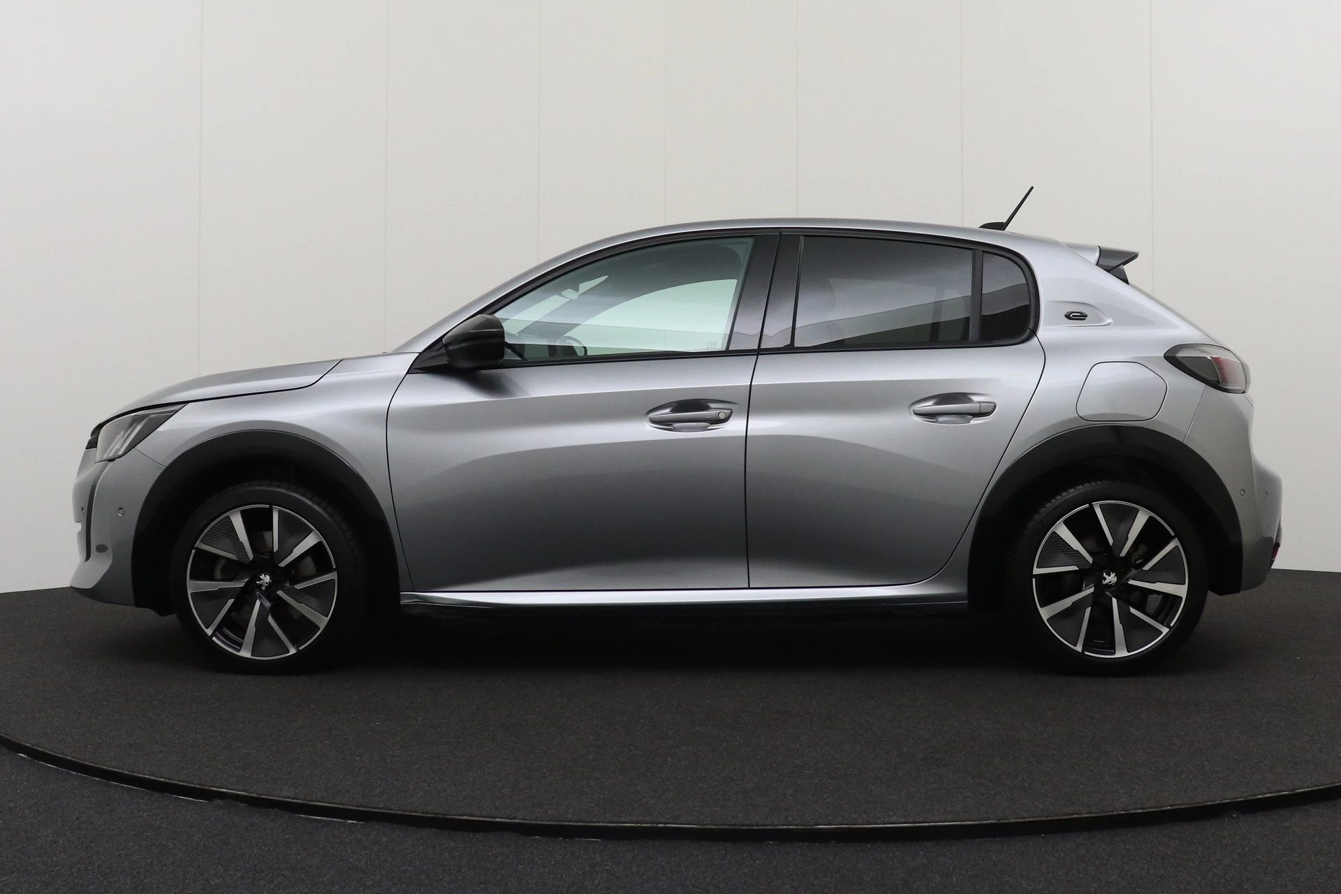 Hoofdafbeelding Peugeot e-208