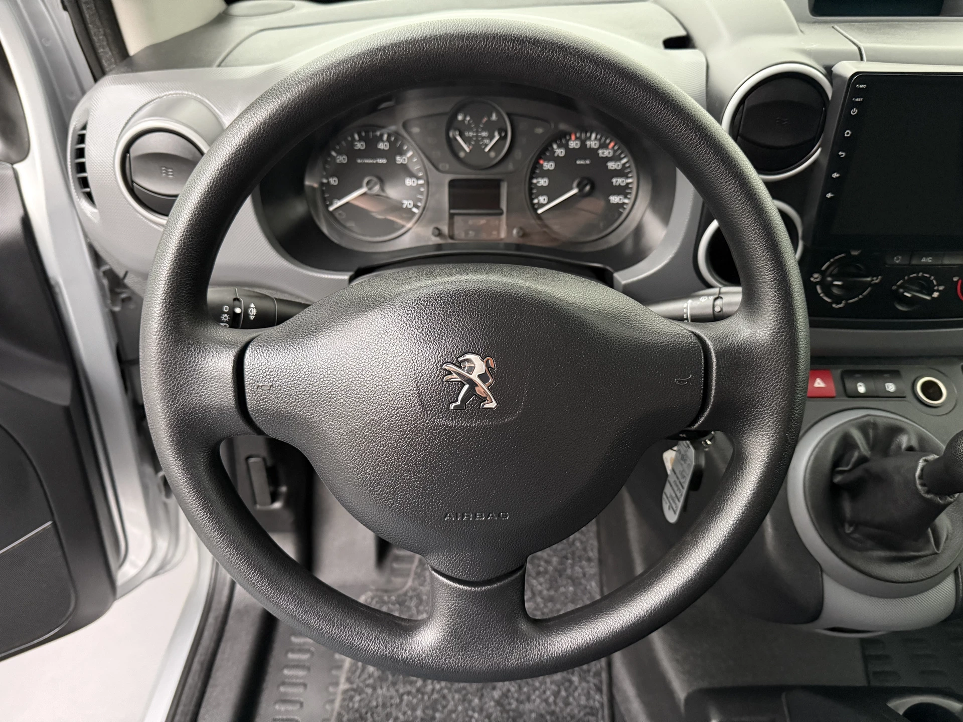 Hoofdafbeelding Peugeot Partner