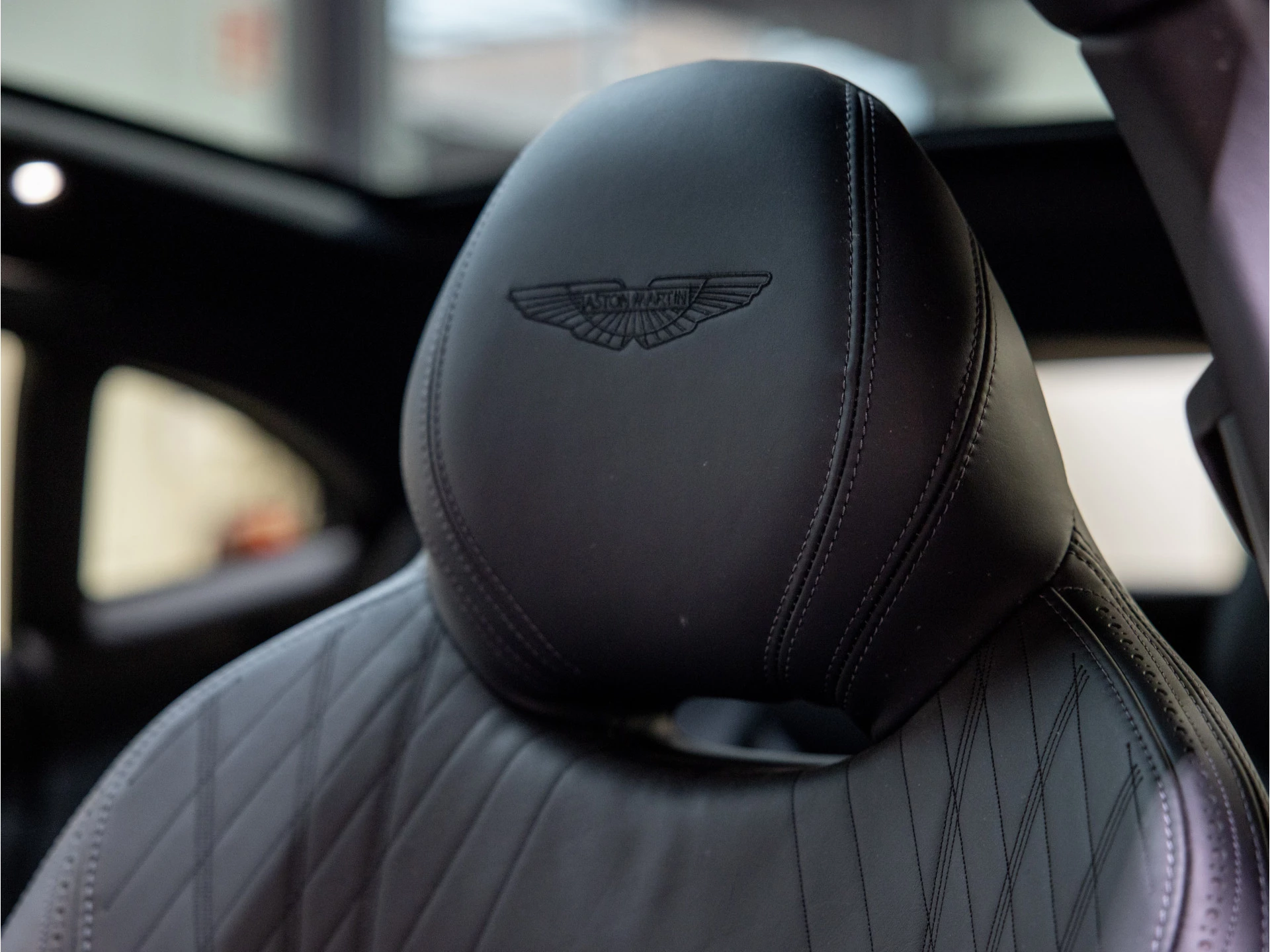 Hoofdafbeelding Aston Martin DBX