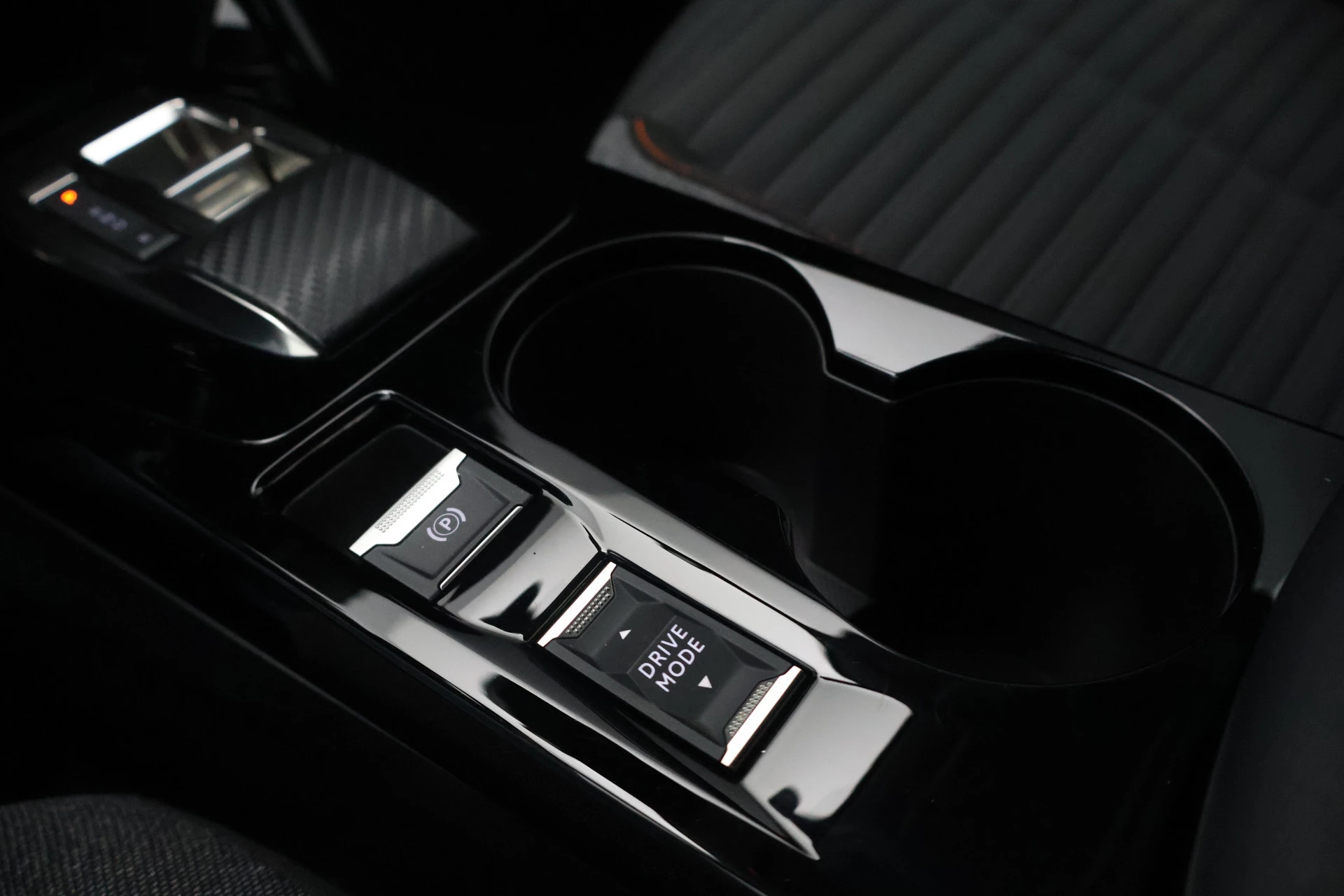 Hoofdafbeelding Peugeot e-208