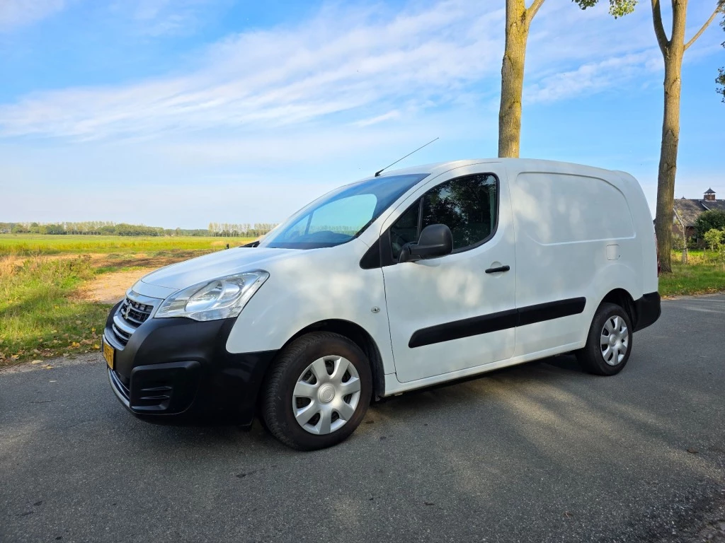 Hoofdafbeelding Peugeot Partner