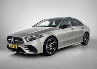 Mercedes-Benz A-klasse 180 AMG Night Upgrade Automaat (PANORAMADAK, SFEERVERLICHTING, STOELVERWARMING, CAMERA, 1e EIGENAAR)