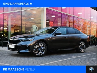 BMW 5 Serie 550e xDrive M Sport Automaat / Trekhaak / Bowers & Wilkins / Parking Assistant Professional / Adaptieve LED / Stoelventilatie / Adaptief onderstel professional