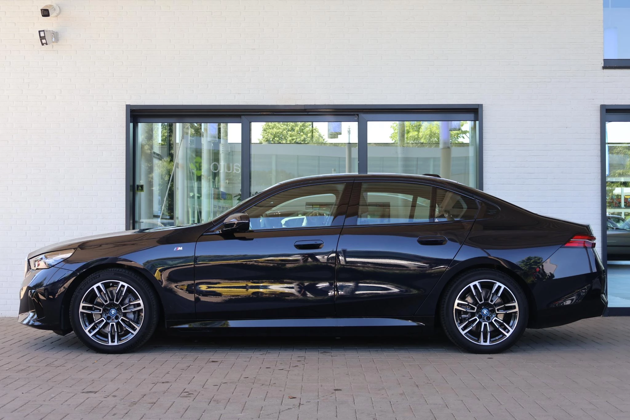 Hoofdafbeelding BMW i5