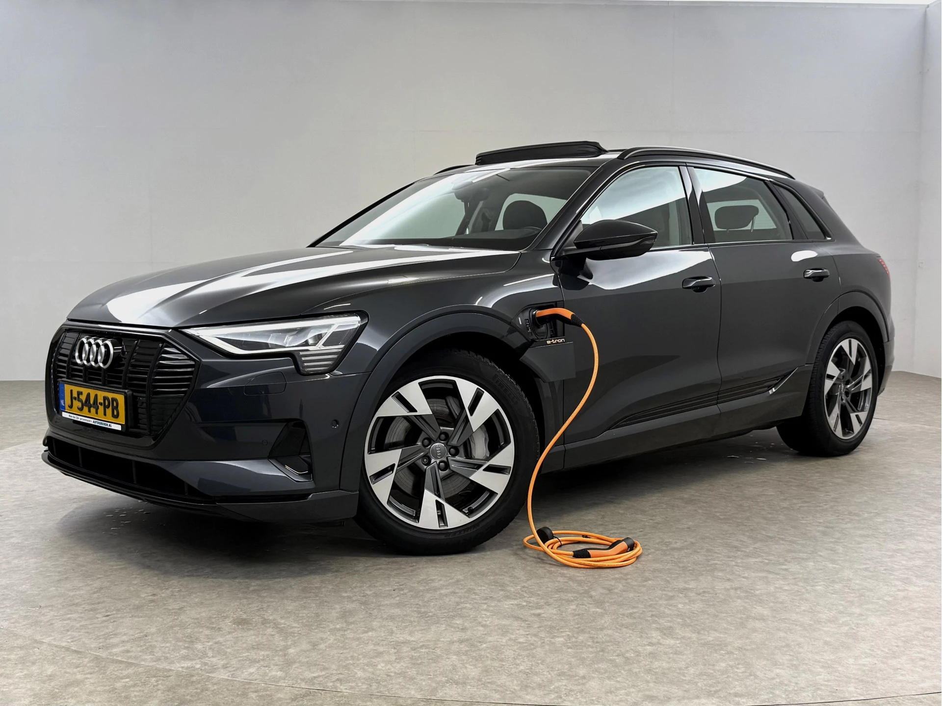 Hoofdafbeelding Audi e-tron