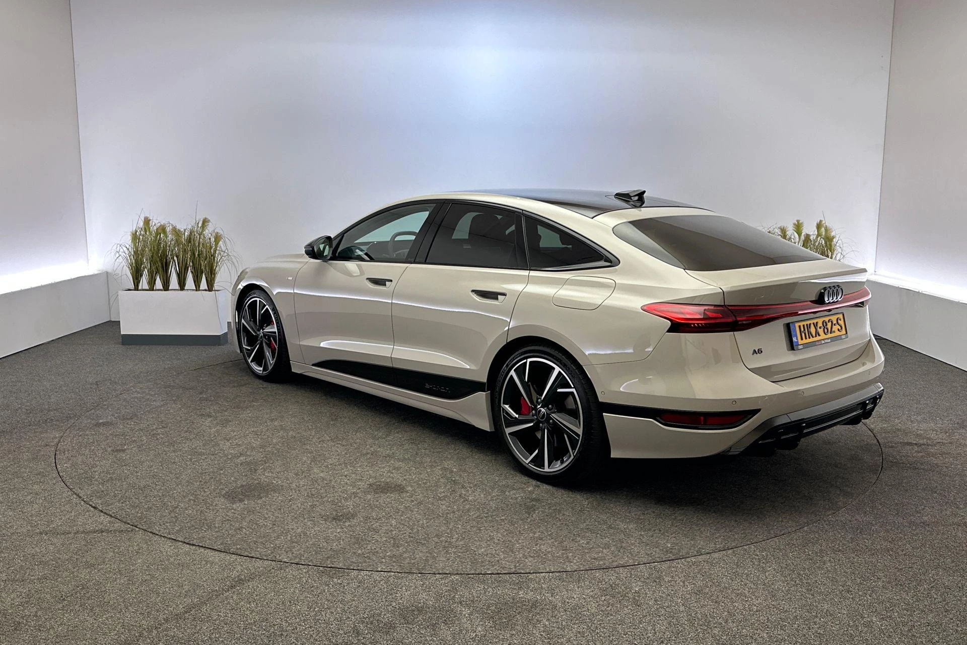 Hoofdafbeelding Audi A6 e-tron