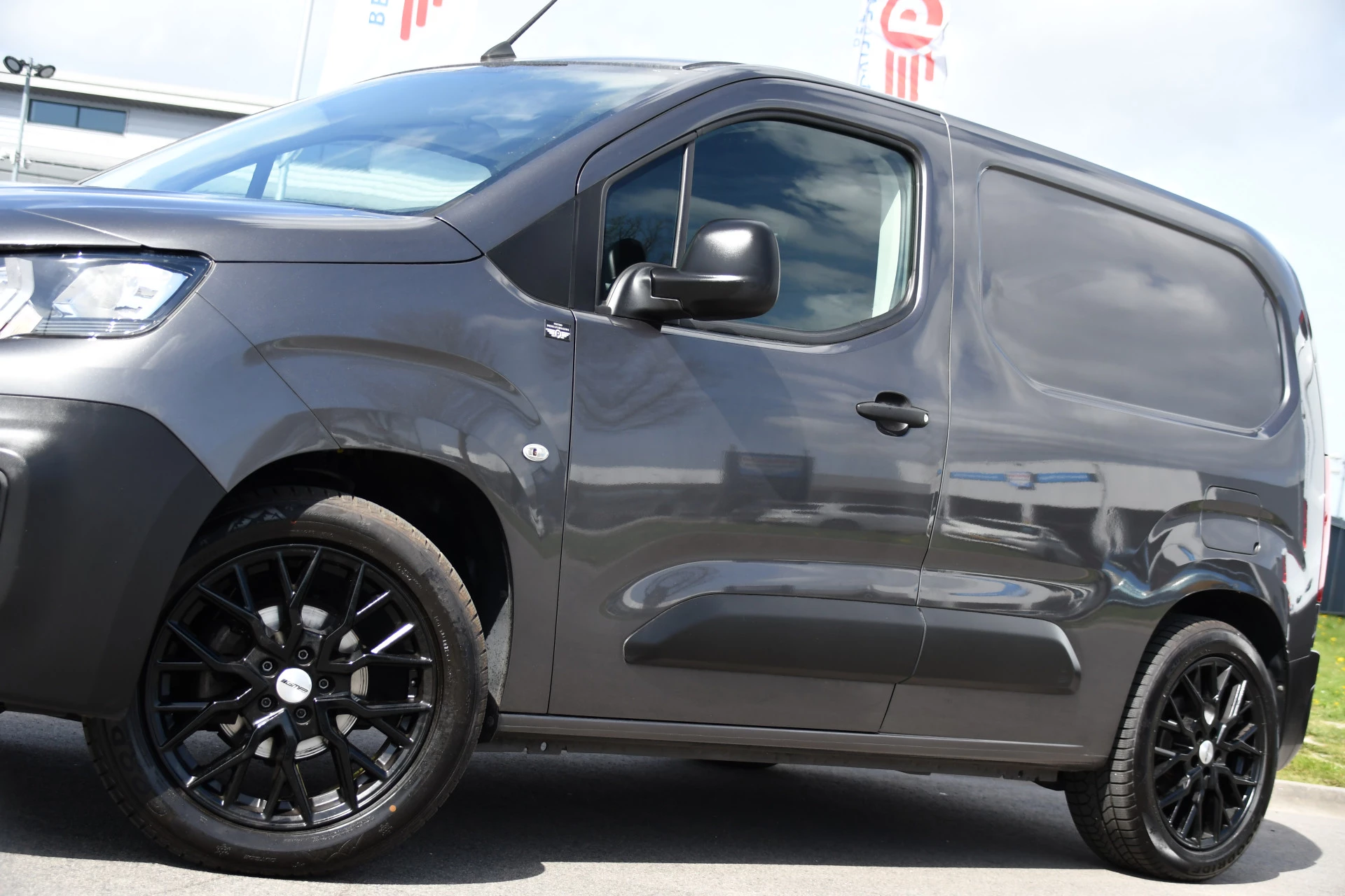 Hoofdafbeelding Peugeot Partner