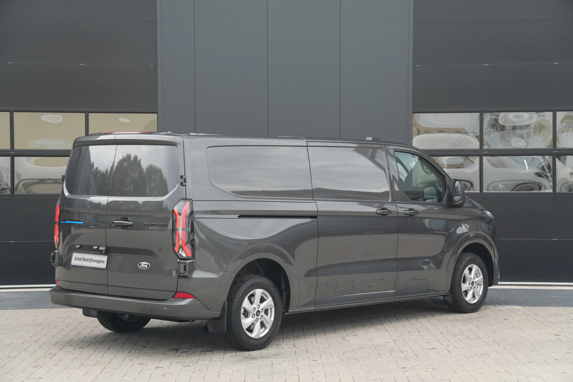 Hoofdafbeelding Ford E-Transit Custom
