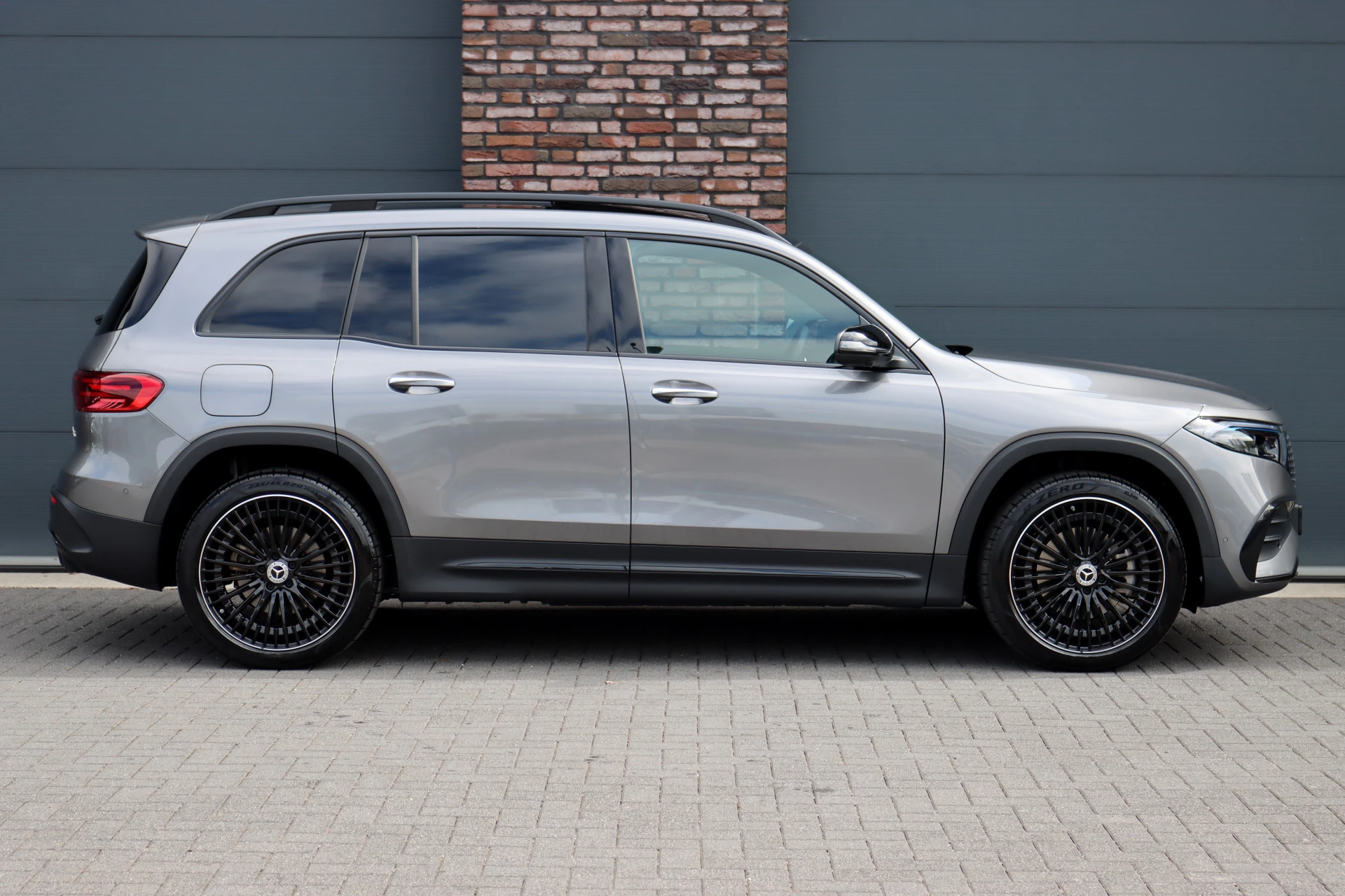 Hoofdafbeelding Mercedes-Benz EQB