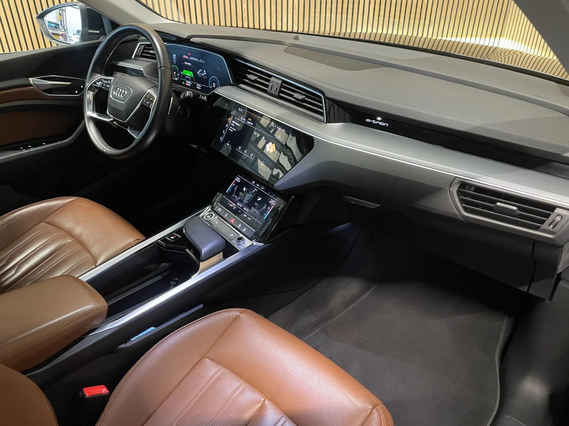 Hoofdafbeelding Audi e-tron