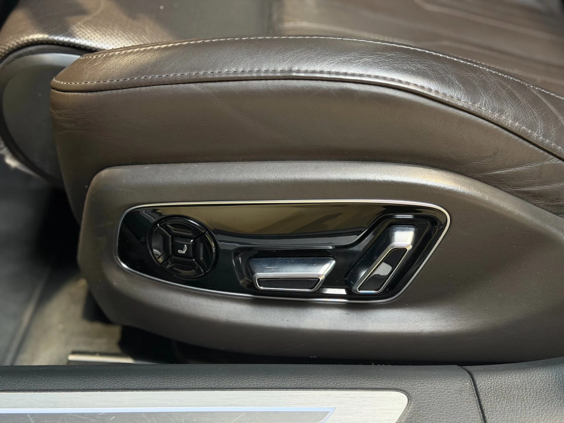 Hoofdafbeelding Audi A8