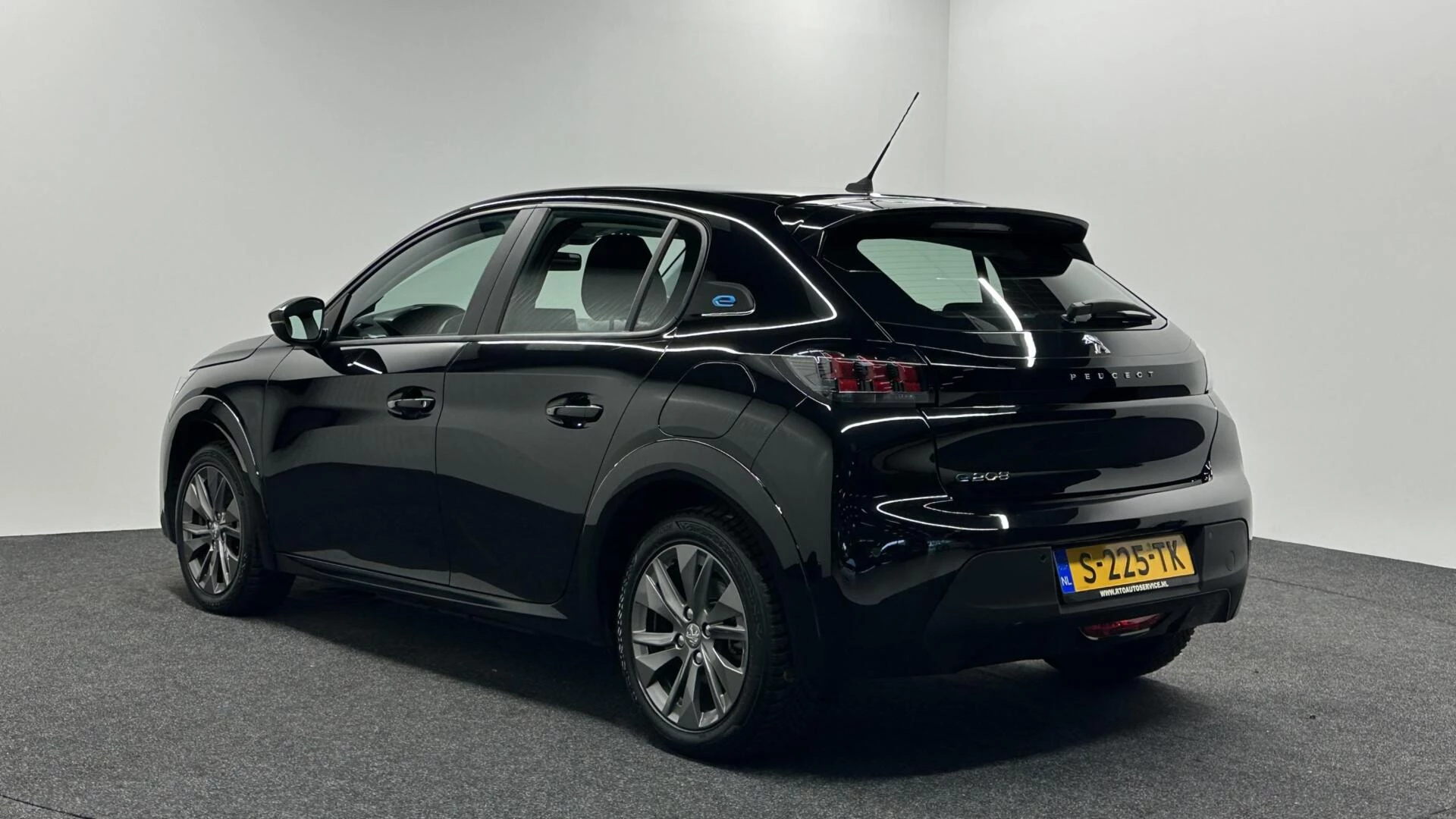 Hoofdafbeelding Peugeot e-208