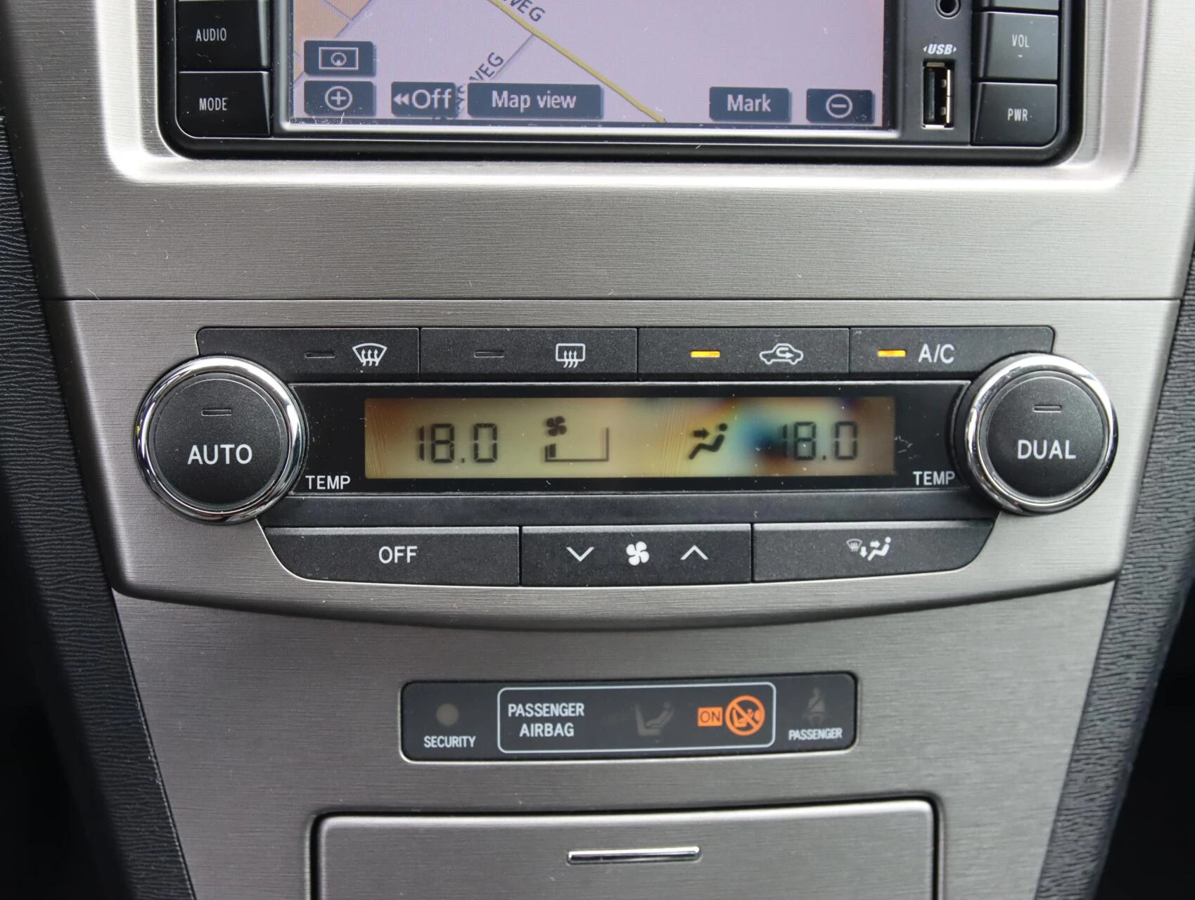 Hoofdafbeelding Toyota Avensis