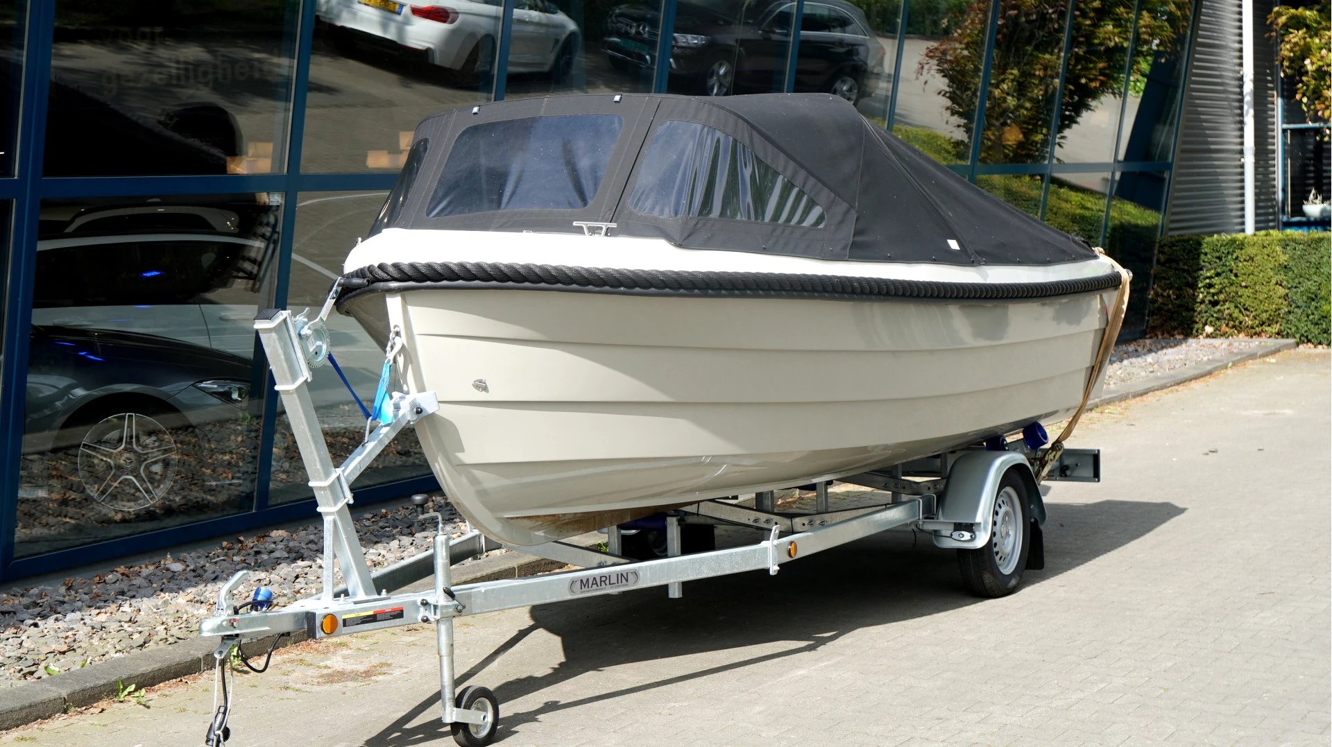 Hoofdafbeelding Florijn Sloep 20pk Mercury (geen vaarbewijs nodig) inclusief Marlin Trailer, 6-8 persoons!