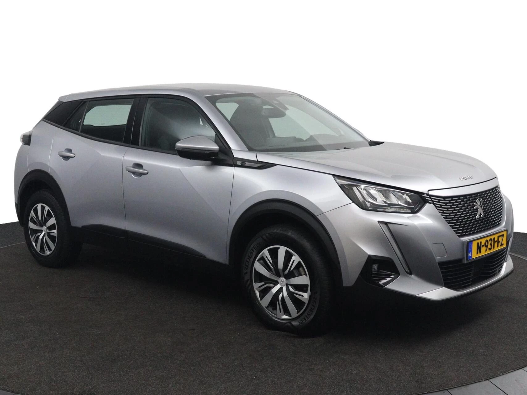 Hoofdafbeelding Peugeot e-2008