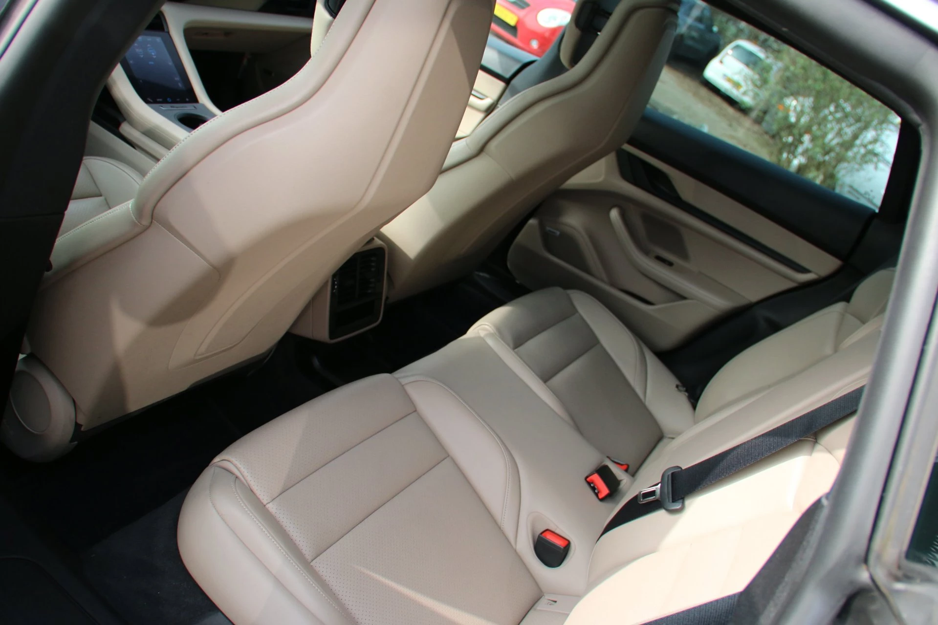 Hoofdafbeelding Porsche Taycan