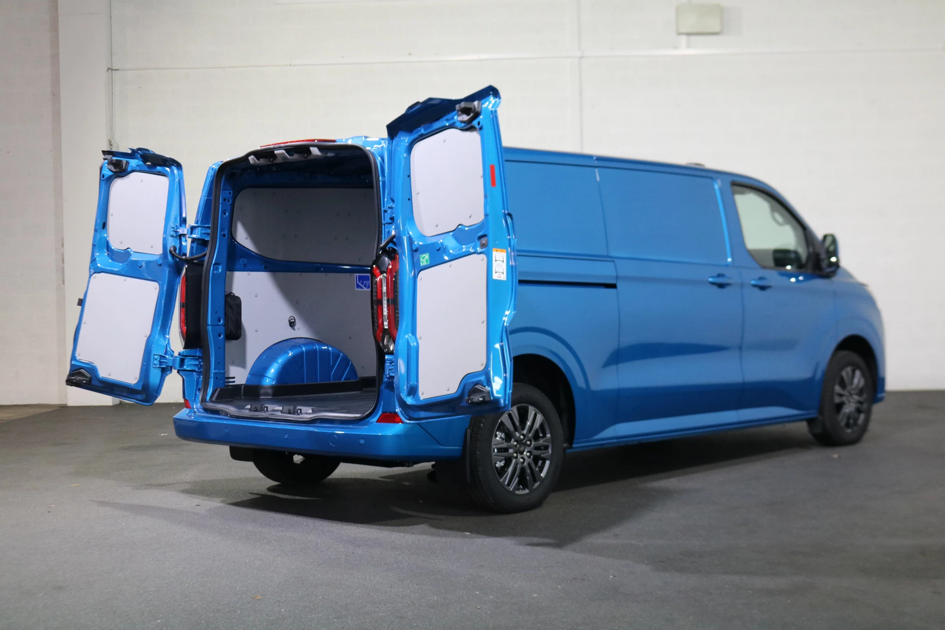 Hoofdafbeelding Ford E-Transit Custom