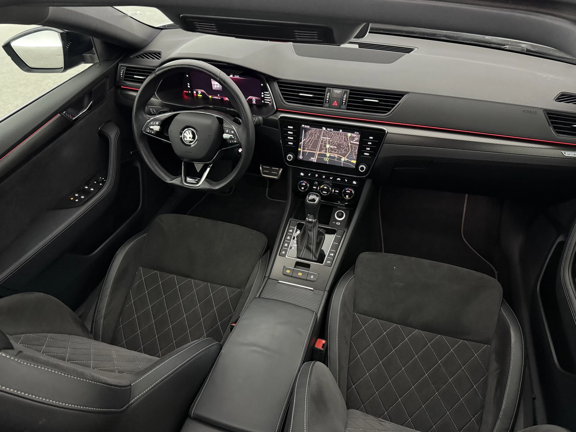 Hoofdafbeelding Škoda Superb
